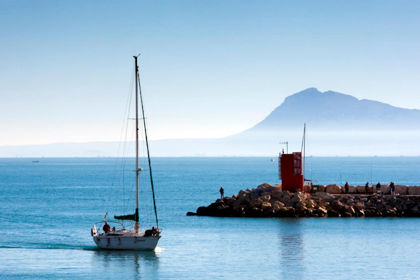 CAPRI GANDIA PRIMERA LÍNEA - Alquiler solo familias