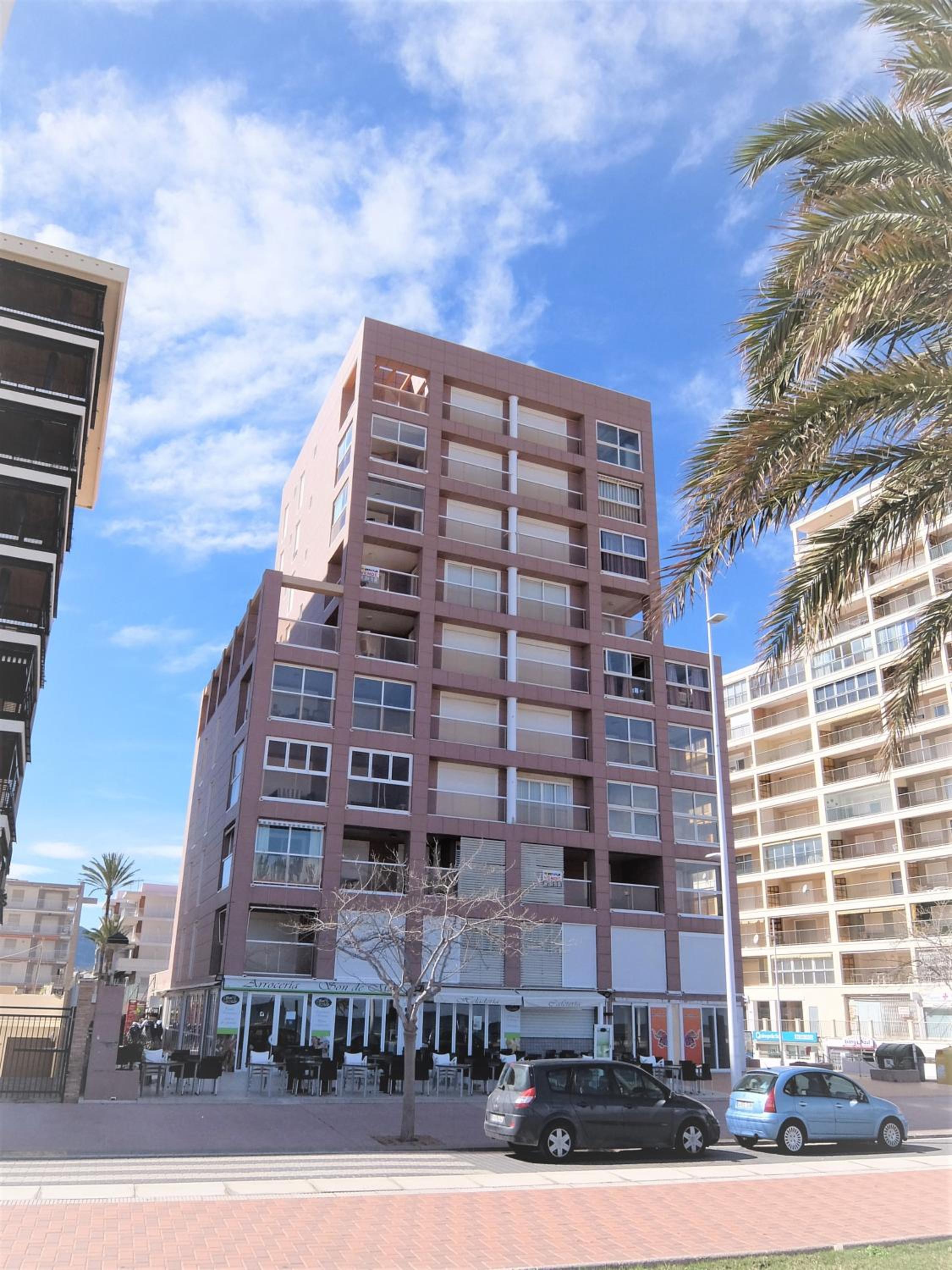 CAPRI GANDIA PRIMERA LÍNEA - Alquiler solo familias