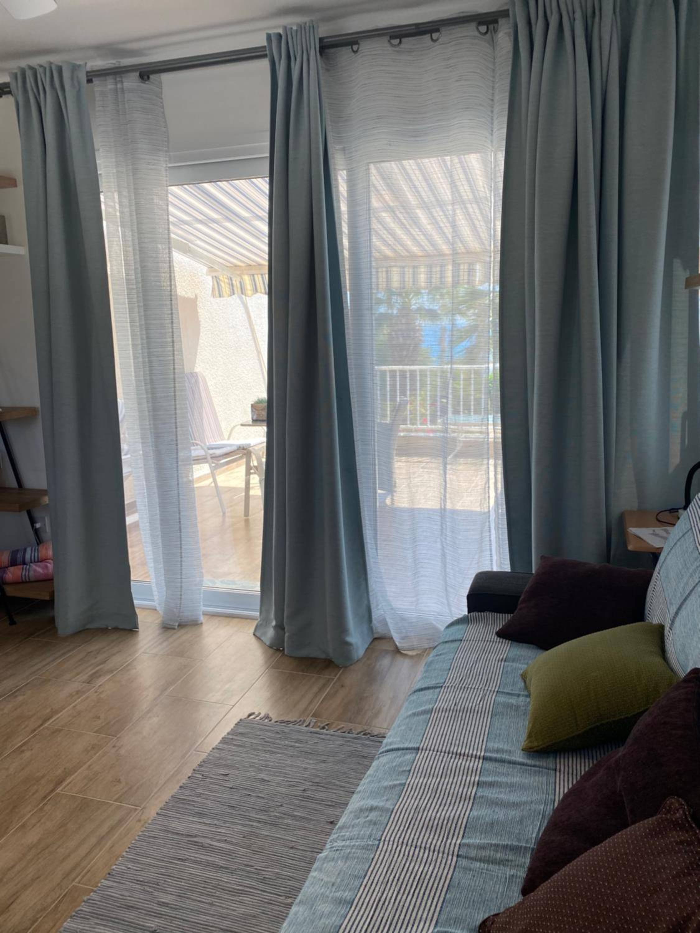 Coral Bay Modern Renovated apartment by the Sea