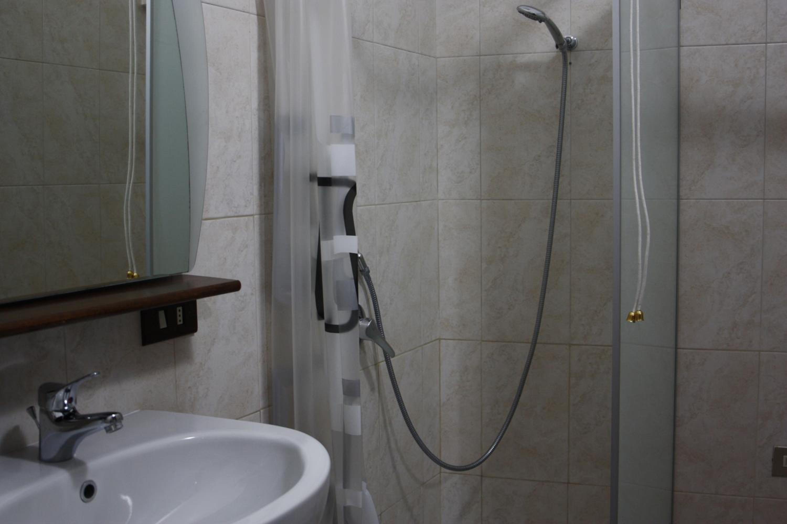 Porta Nuova en Putignano — bathroom