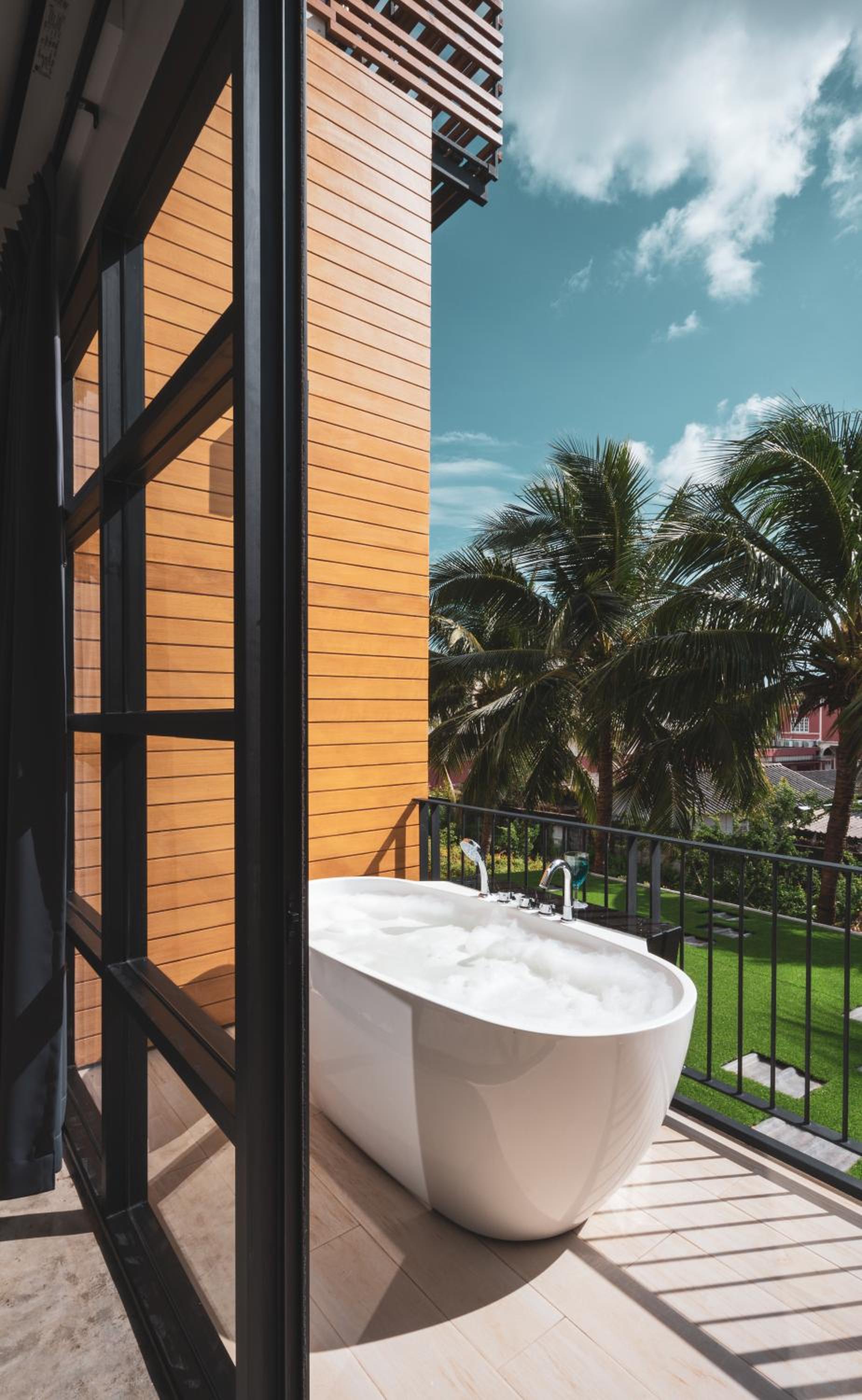 Book a Bed Poshtel - SHA Plus