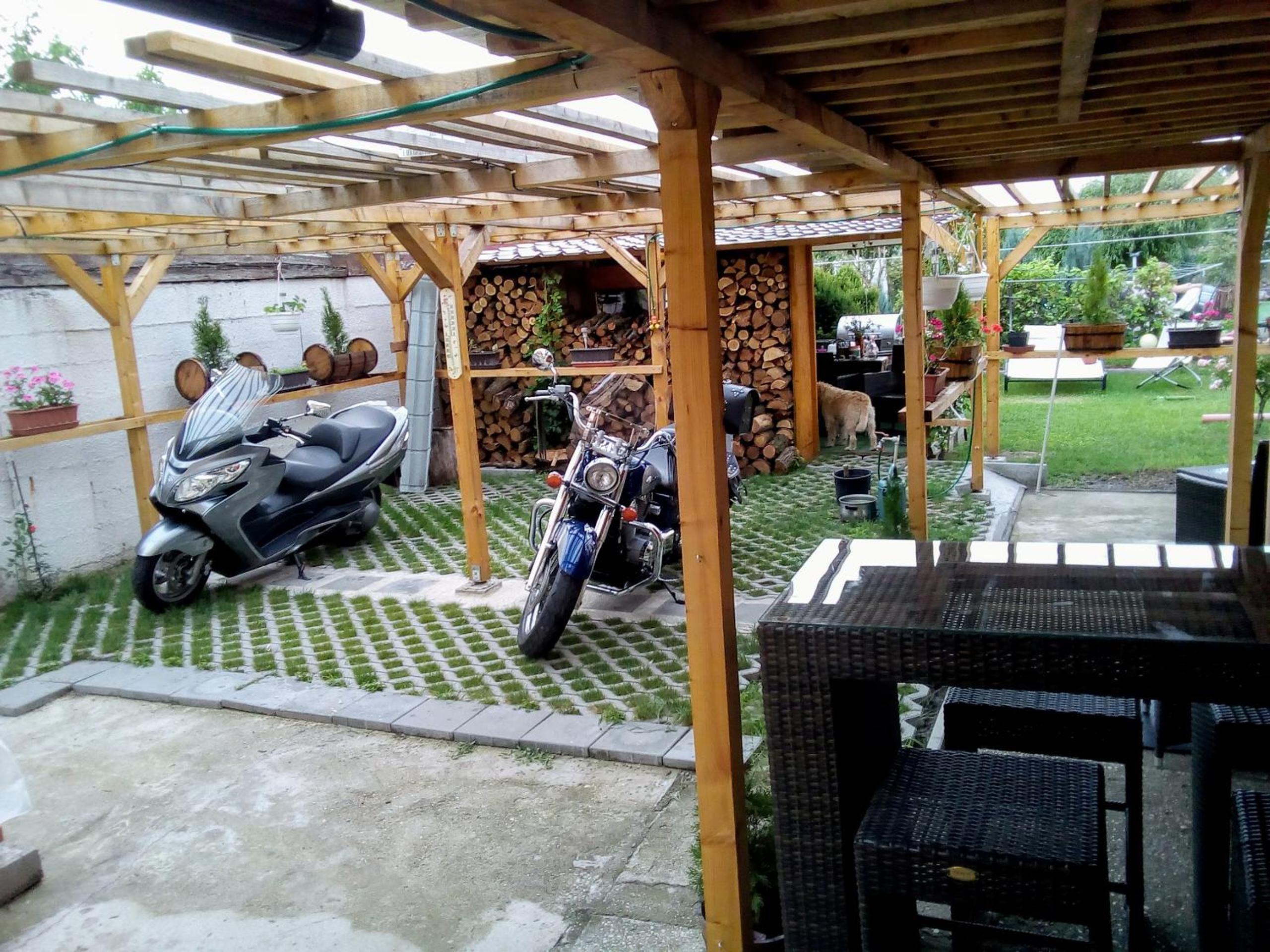 Photo 11
