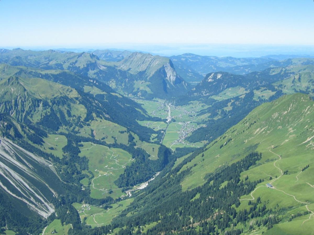 Photo 18
