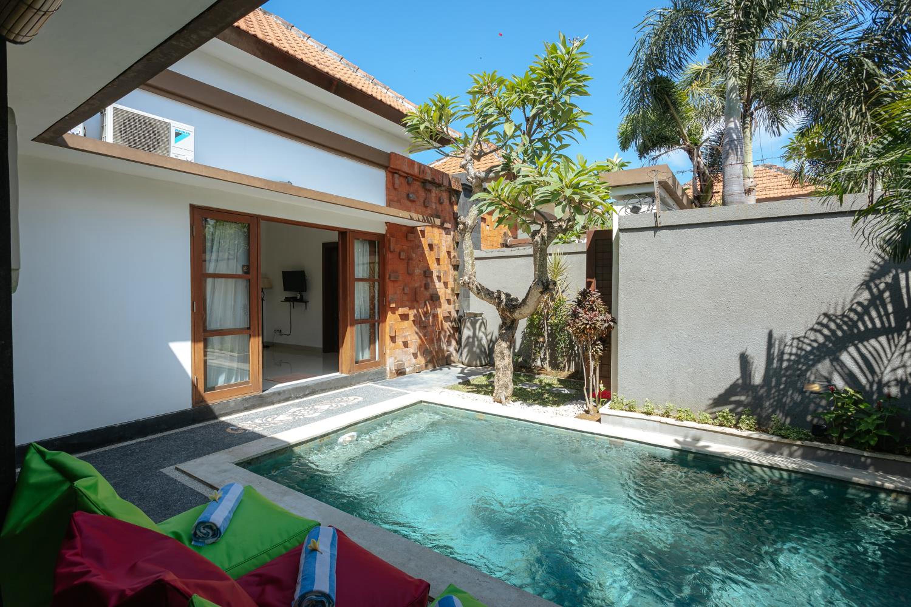 Villa Sedana, Seminyak - 2 Bedroom Private Pool Villa!