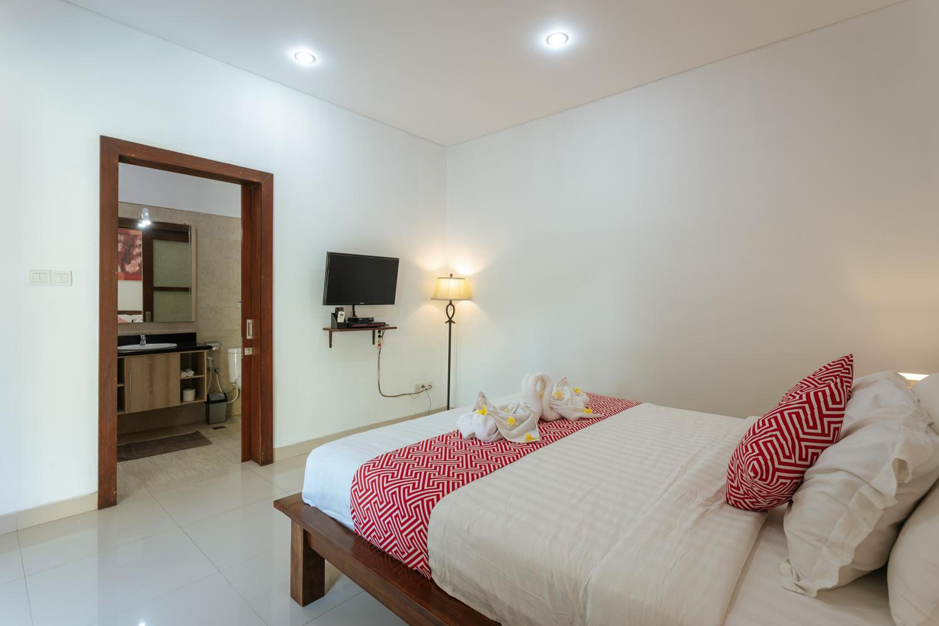 Villa Sedana, Seminyak - 2 Bedroom Private Pool Villa!