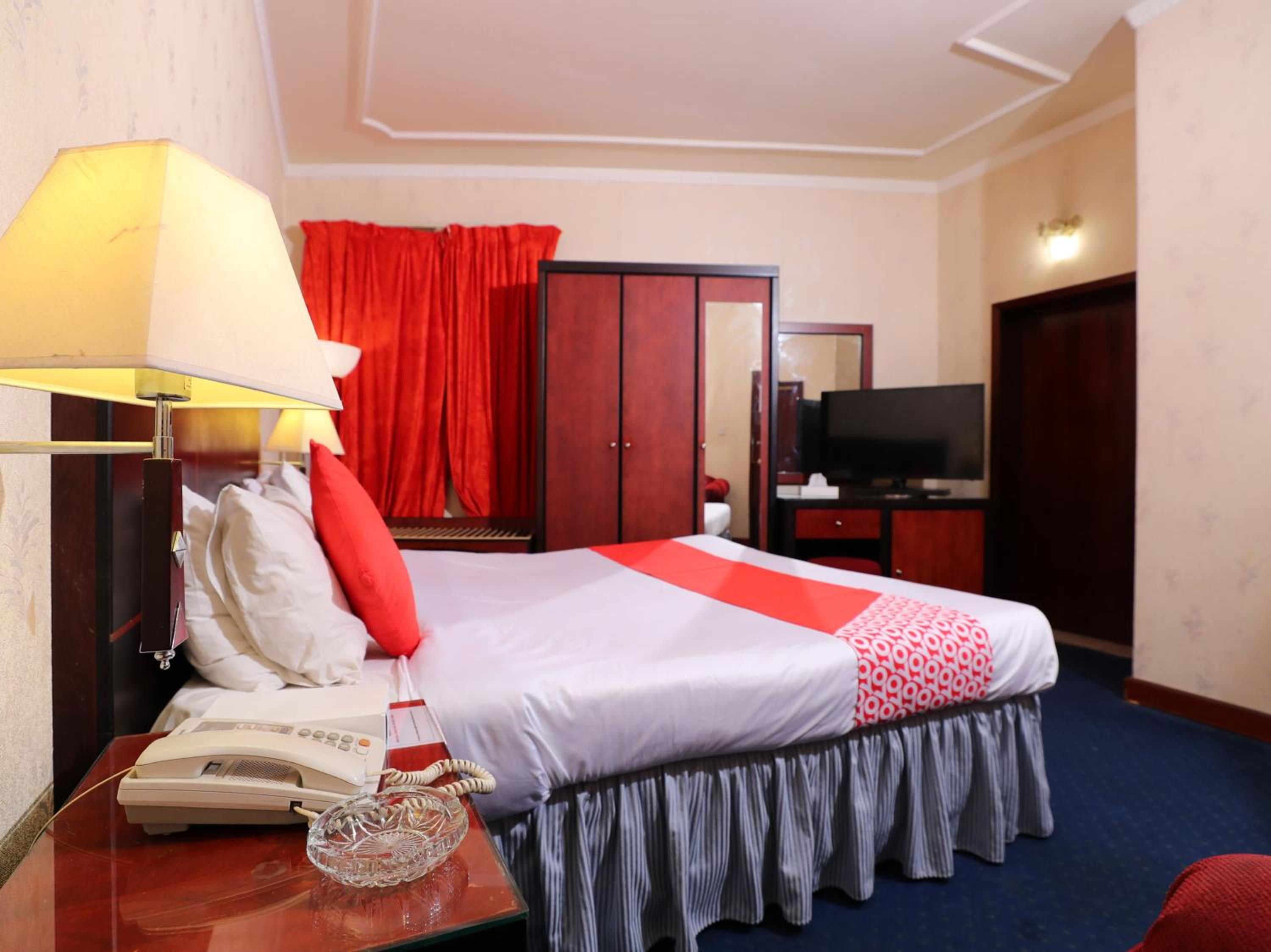 OYO 112 Semiramis Hotel photo 32 of 38