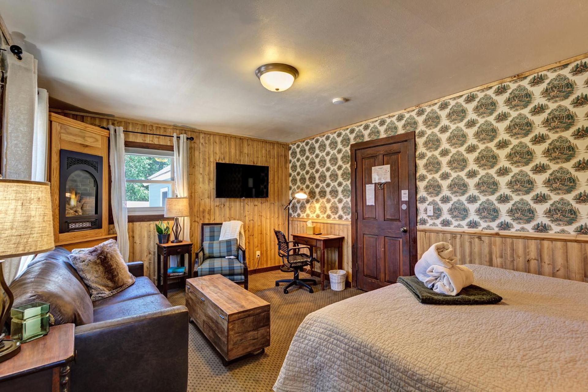 Fireside Inn & Hostel