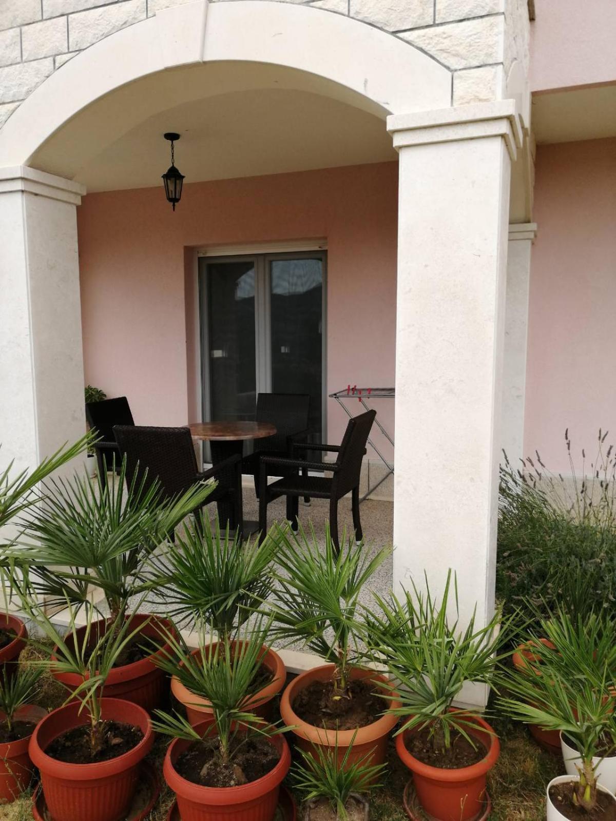 Sun garden apartment