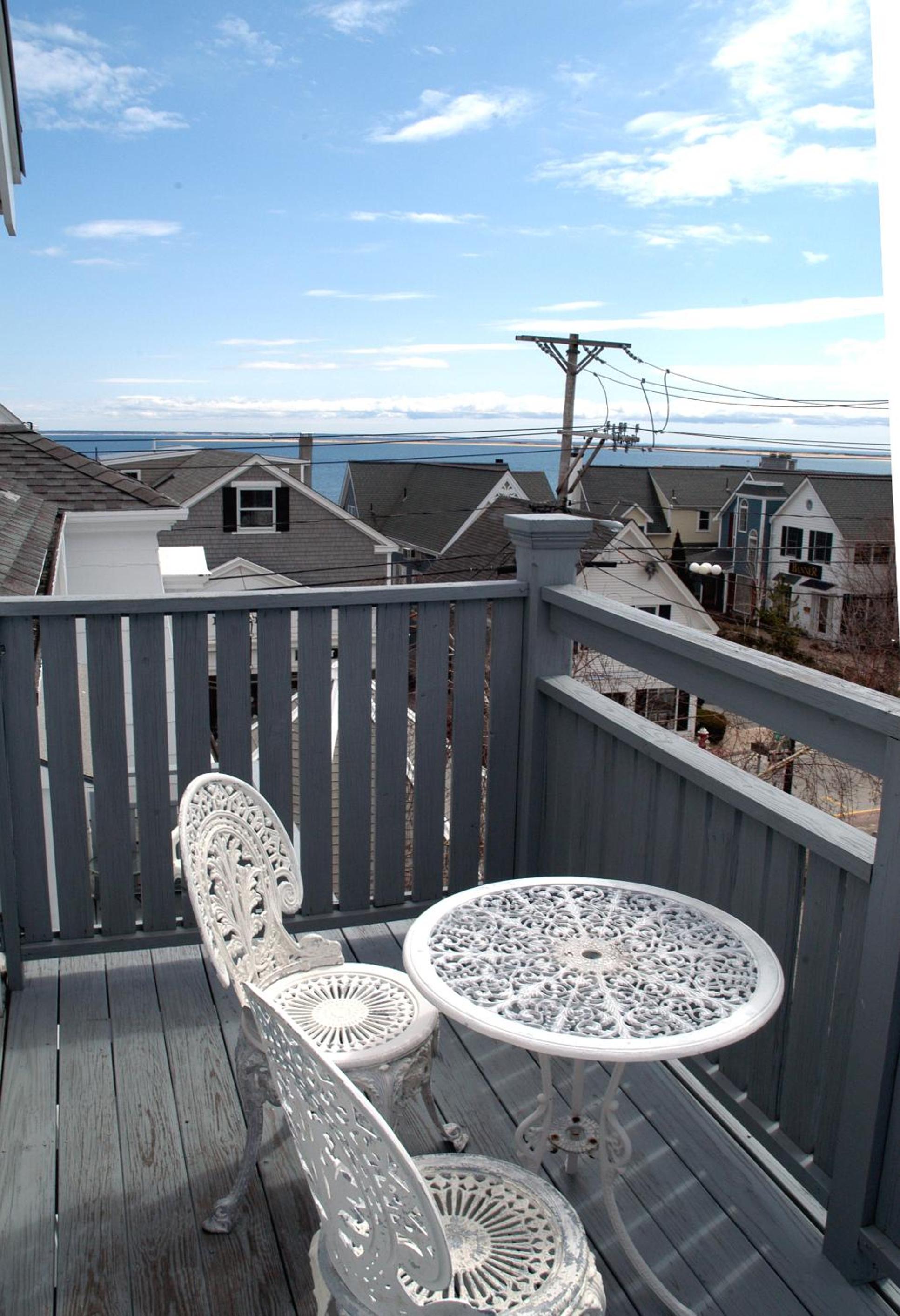Brasswood Inn