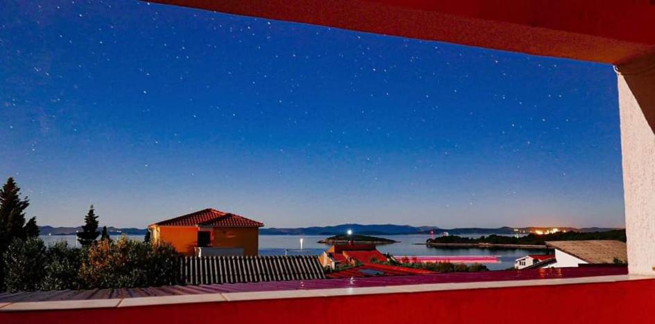 Apartments Amazing Sunset 100m from Sea view 4