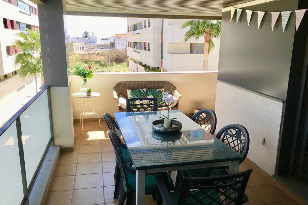 GATU Piso Puerto, Centro, parking gratis, terraza, piscina común- Mayores de 25 años y familias view 2