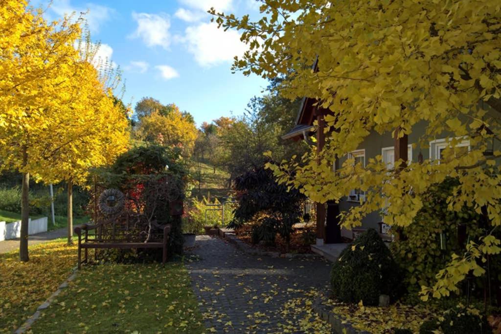 Entspannen im Grünen, Ferienwohnung mit eigenem Garten