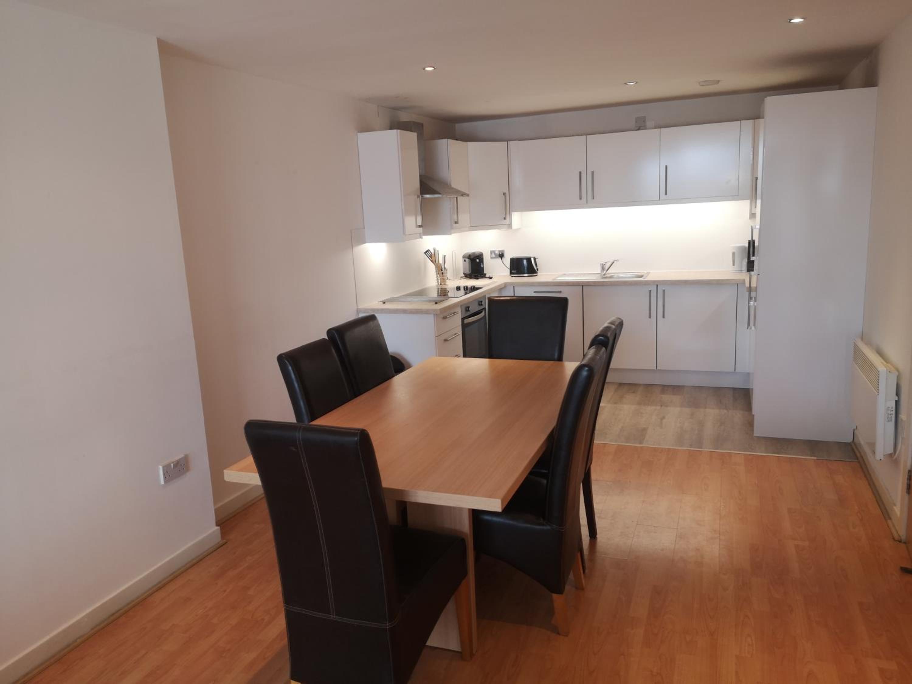 Glasgow Central Riverview Luxury Apartment (Sleeps upto 8) view 3