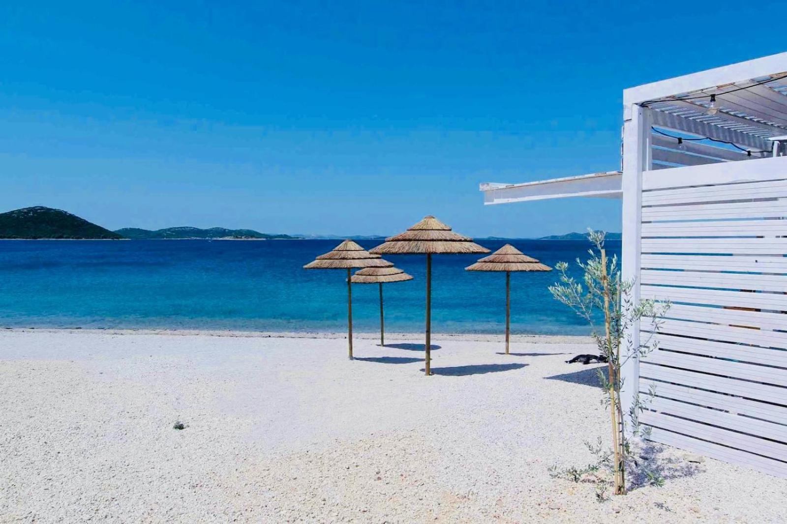 Eva Beach House I & II Buqez - private sauna or whirlpool
