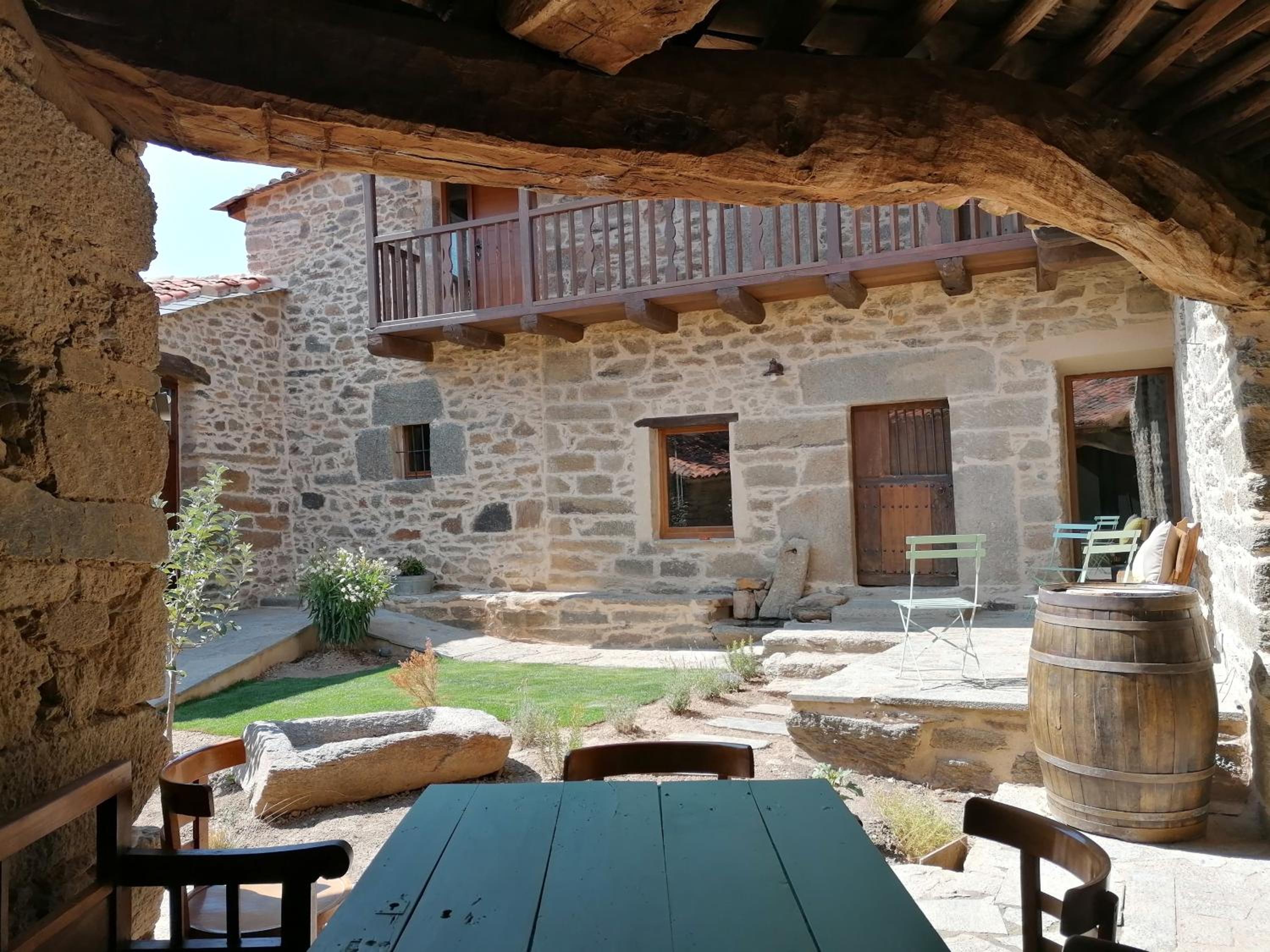 La Fontica view 3