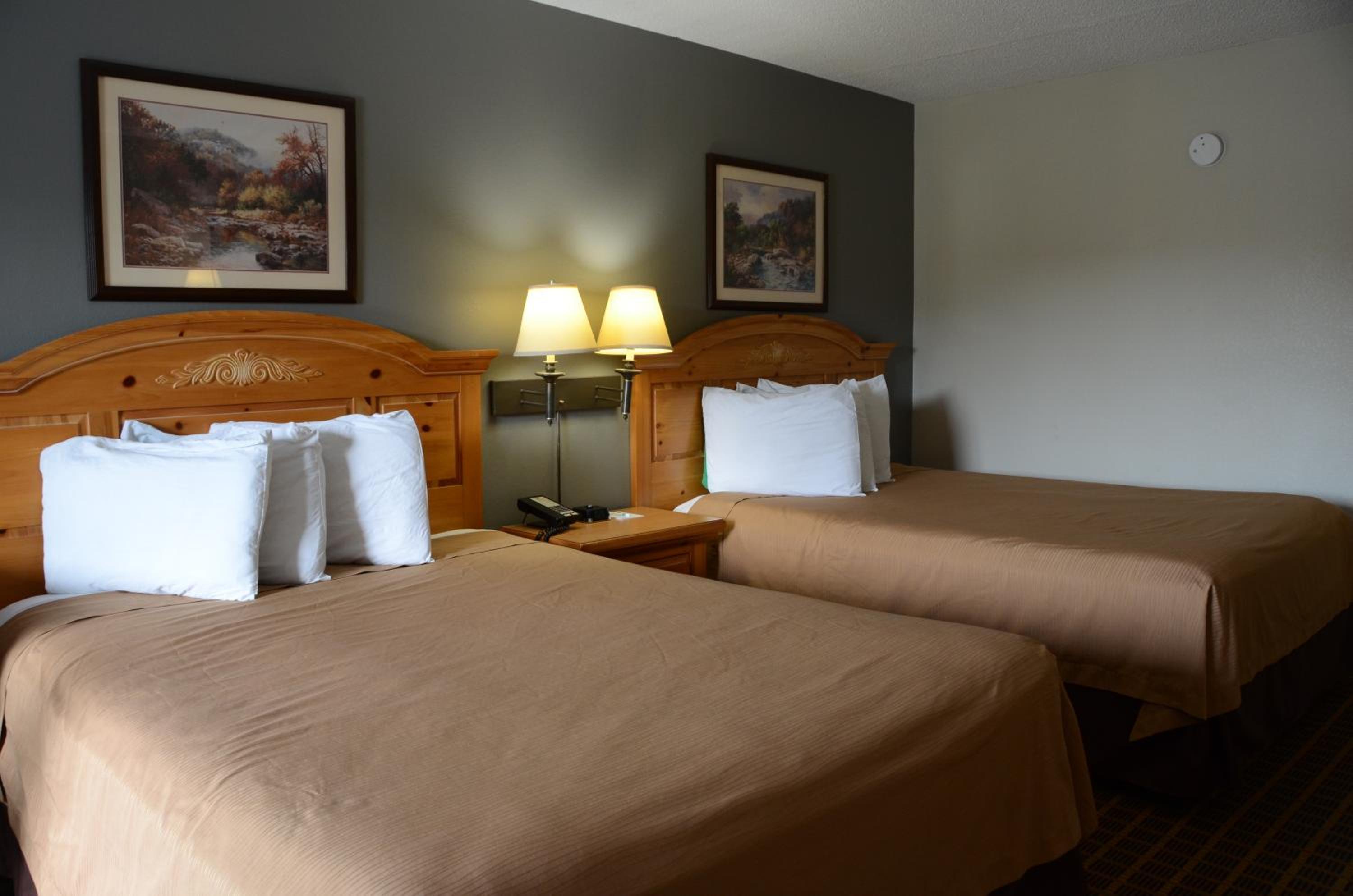 Clarksville Inn