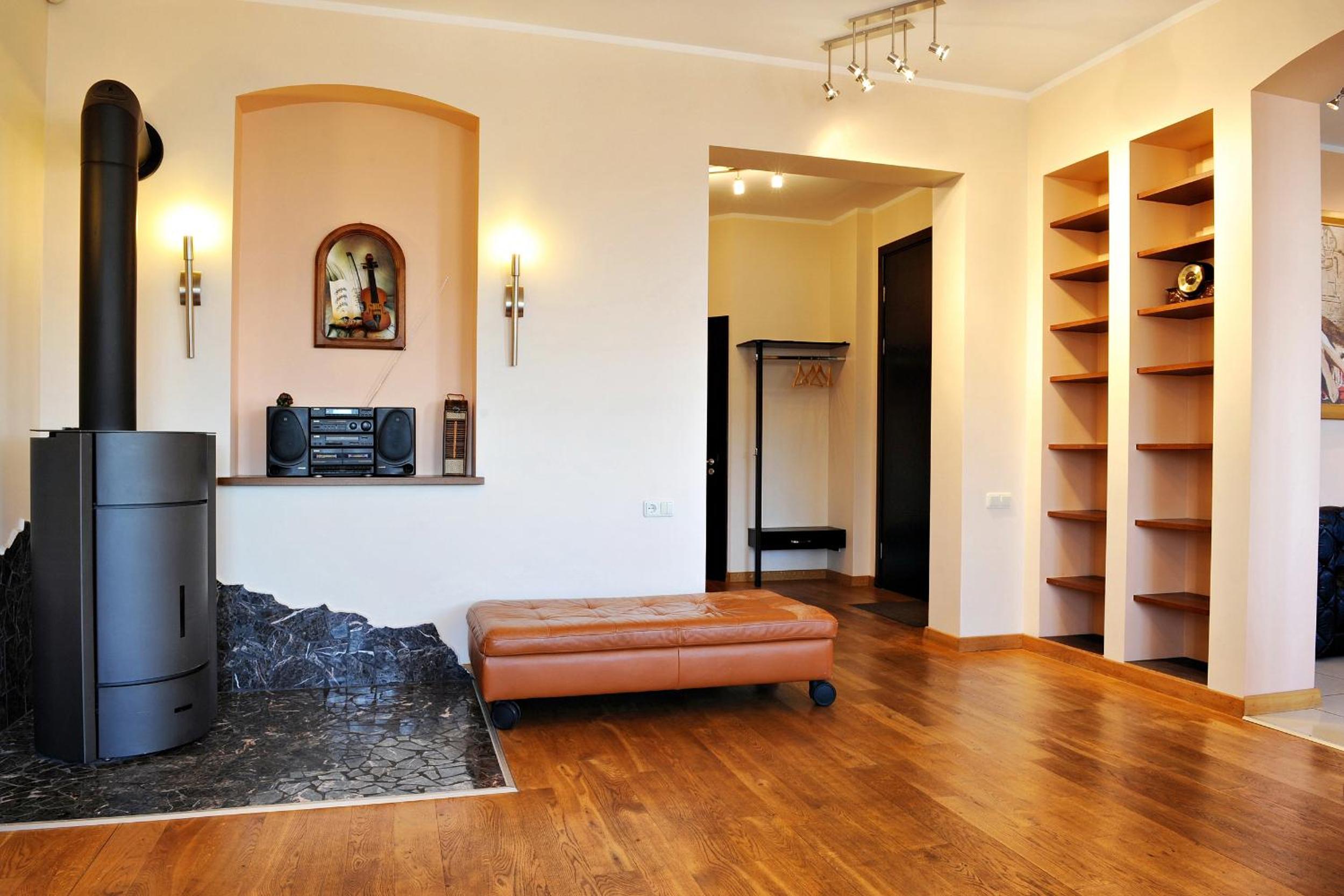 Raina Lux Apartment