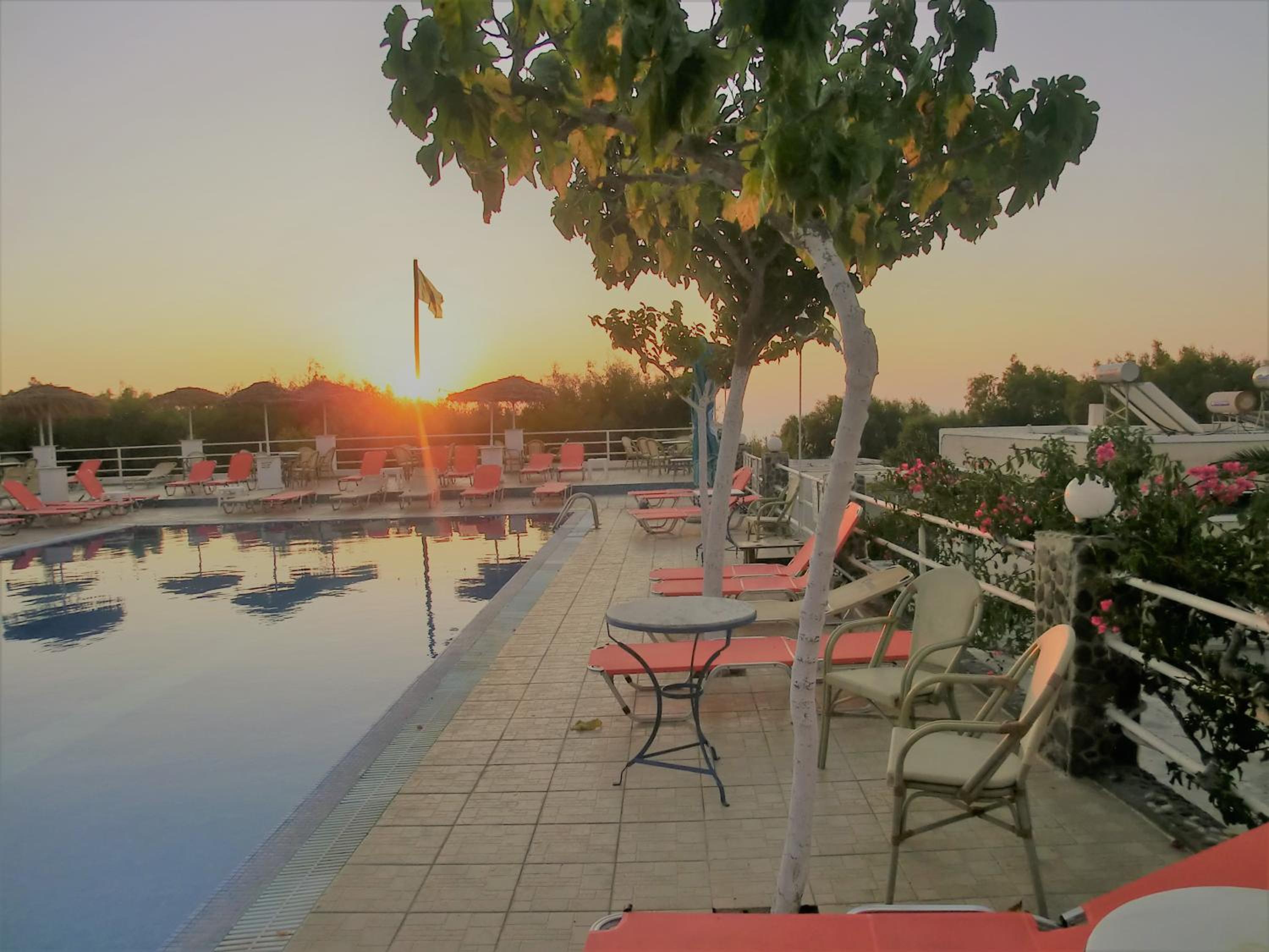 Santorini Camping & Hostel