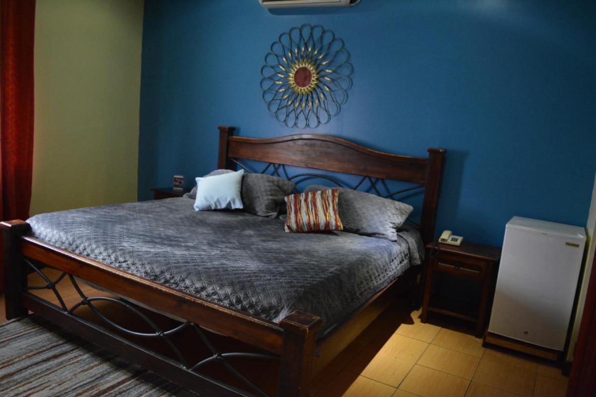 Hotel CR Lounge by Little Havana