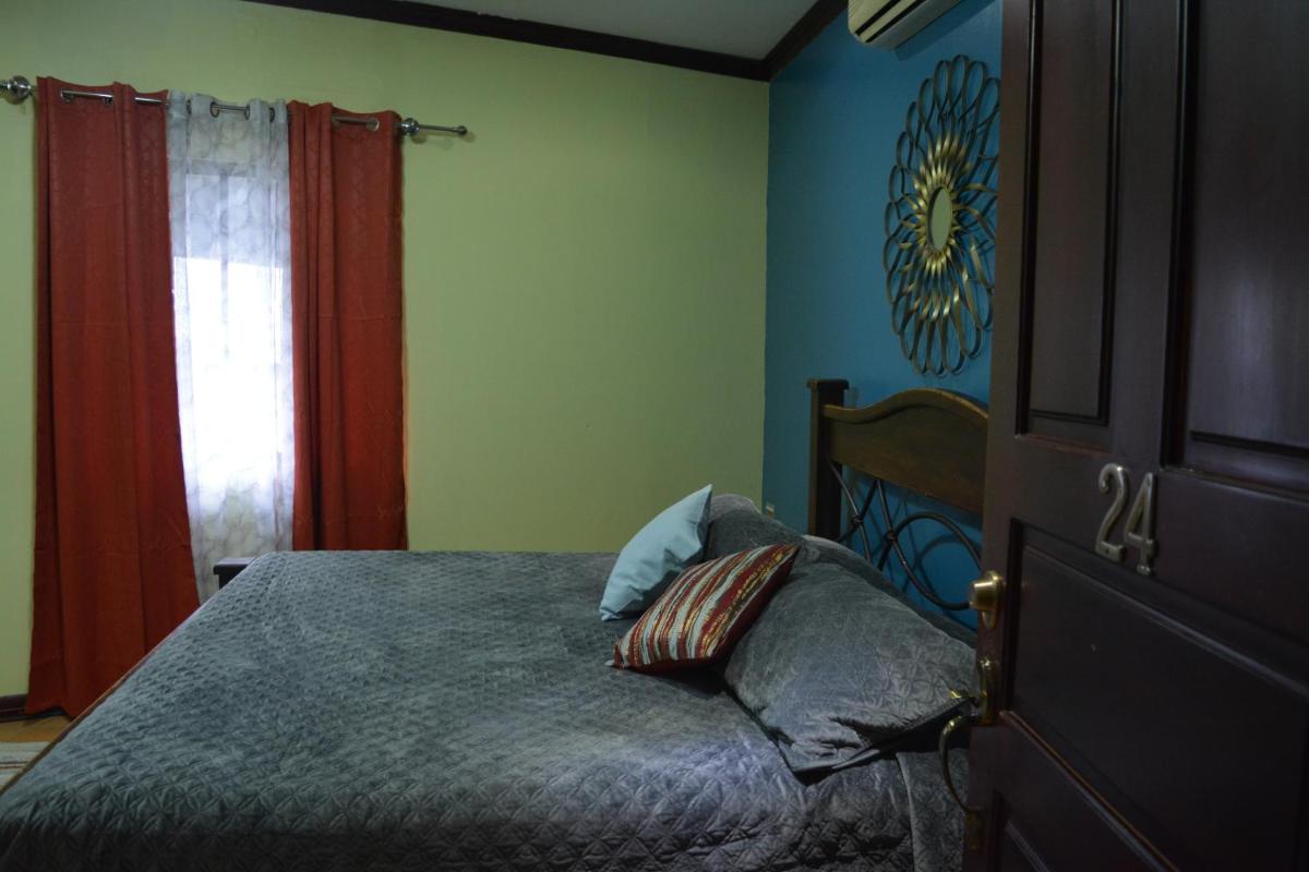 Hotel CR Lounge by Little Havana