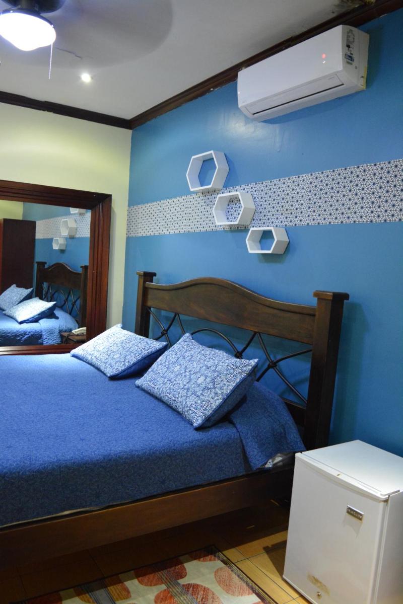 Hotel CR Lounge by Little Havana