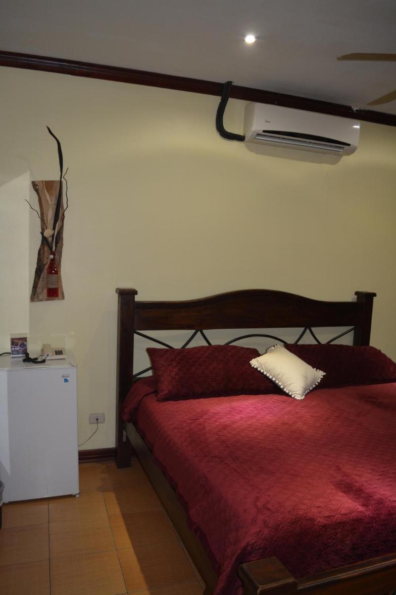 Hotel CR Lounge by Little Havana