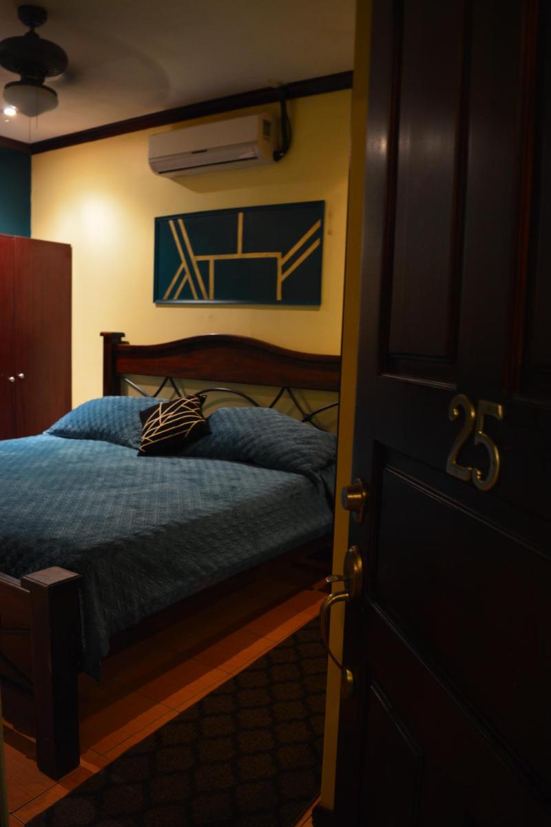 Hotel CR Lounge by Little Havana