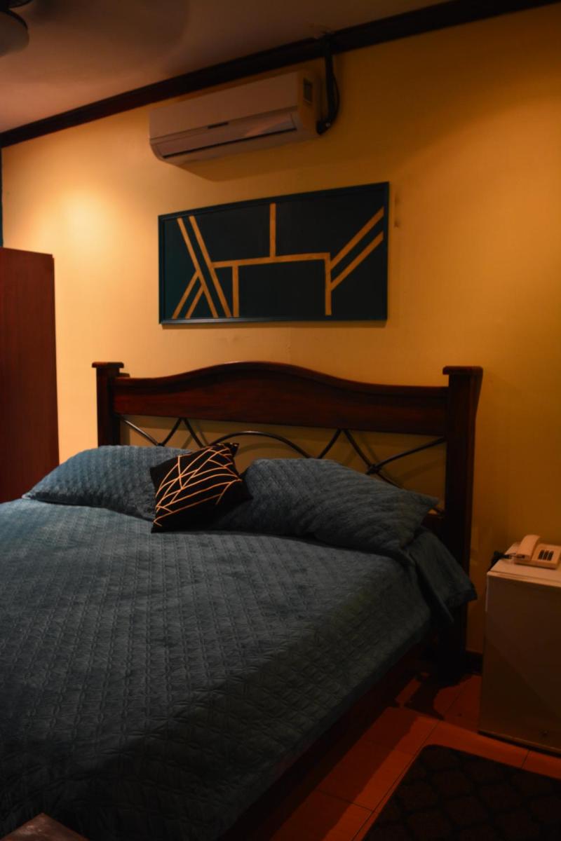 Hotel CR Lounge by Little Havana
