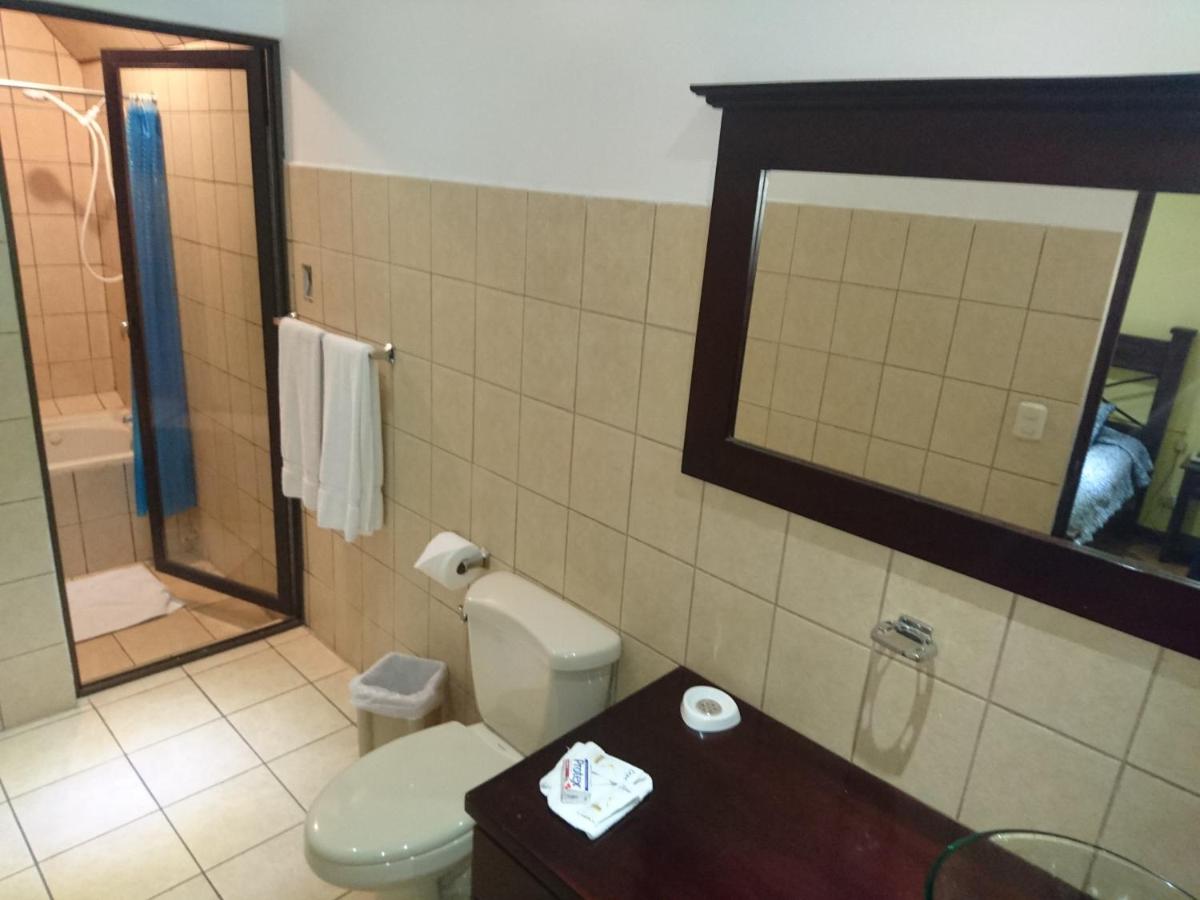 Hotel CR Lounge by Little Havana