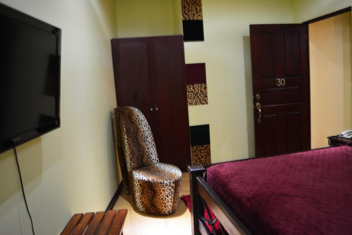 Hotel CR Lounge by Little Havana