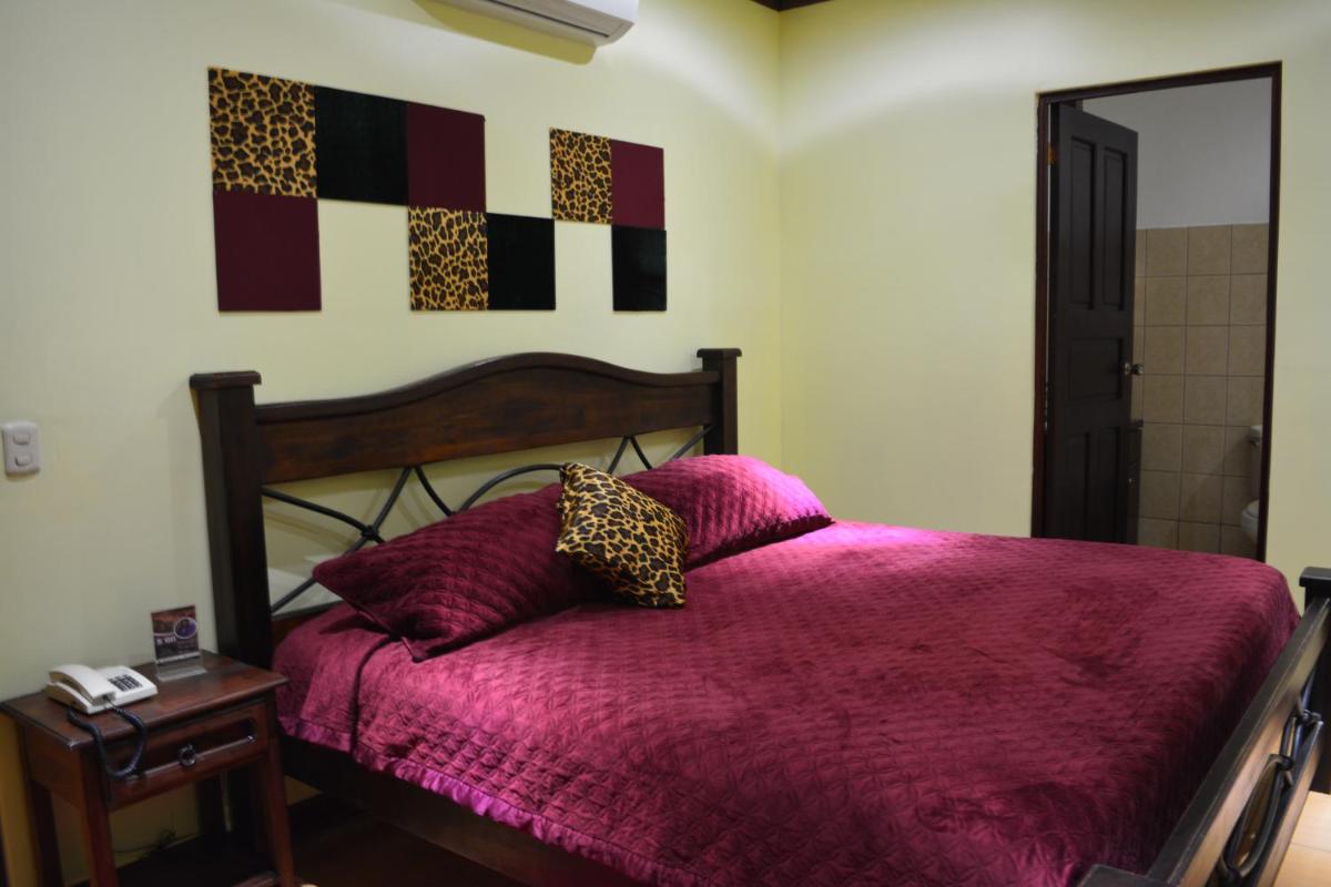 Hotel CR Lounge by Little Havana