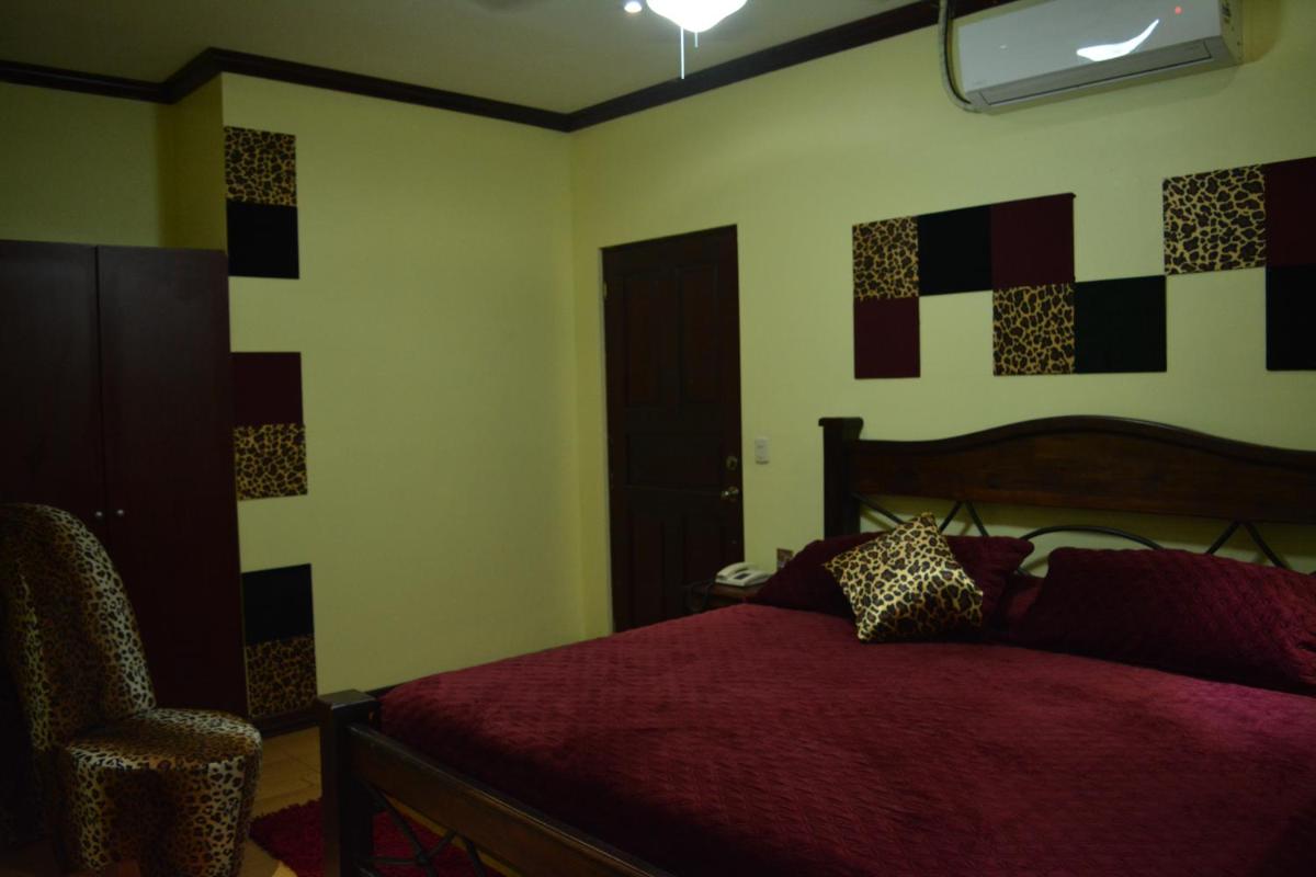 Hotel CR Lounge by Little Havana