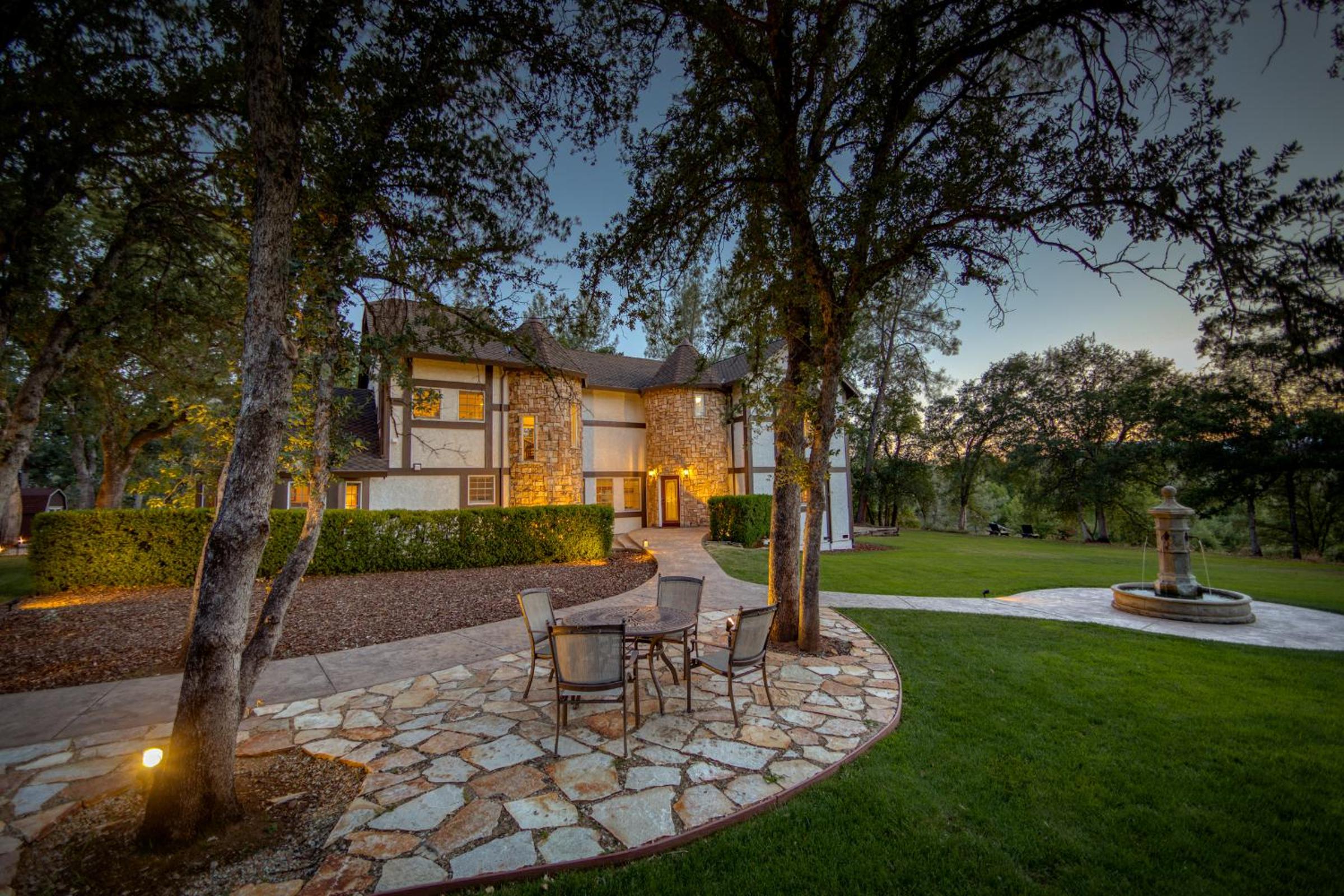 Redding Vacations - Hope Inn Redding - Property Image 31