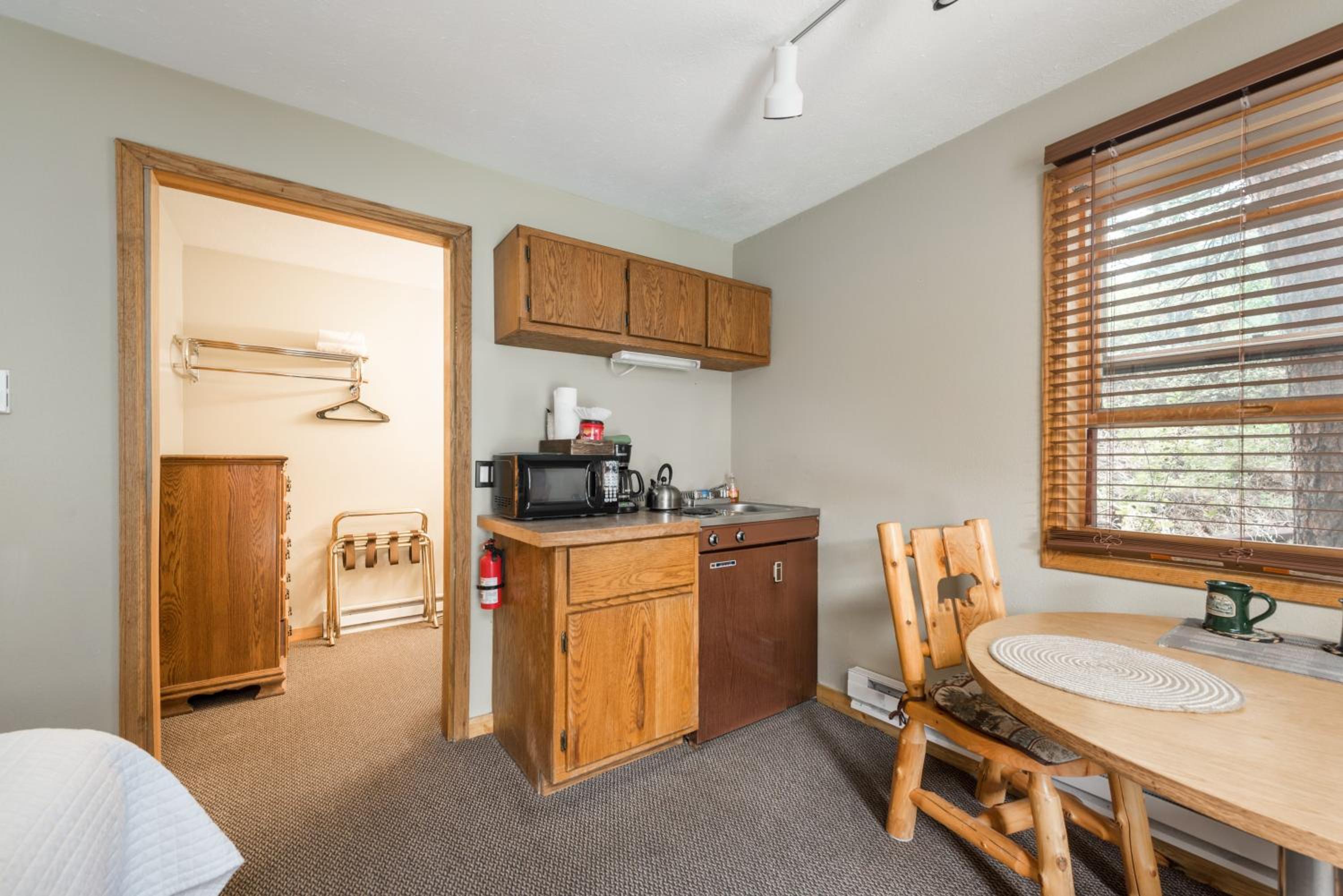 4 Seasons Inn on Fall River - Property Image 27