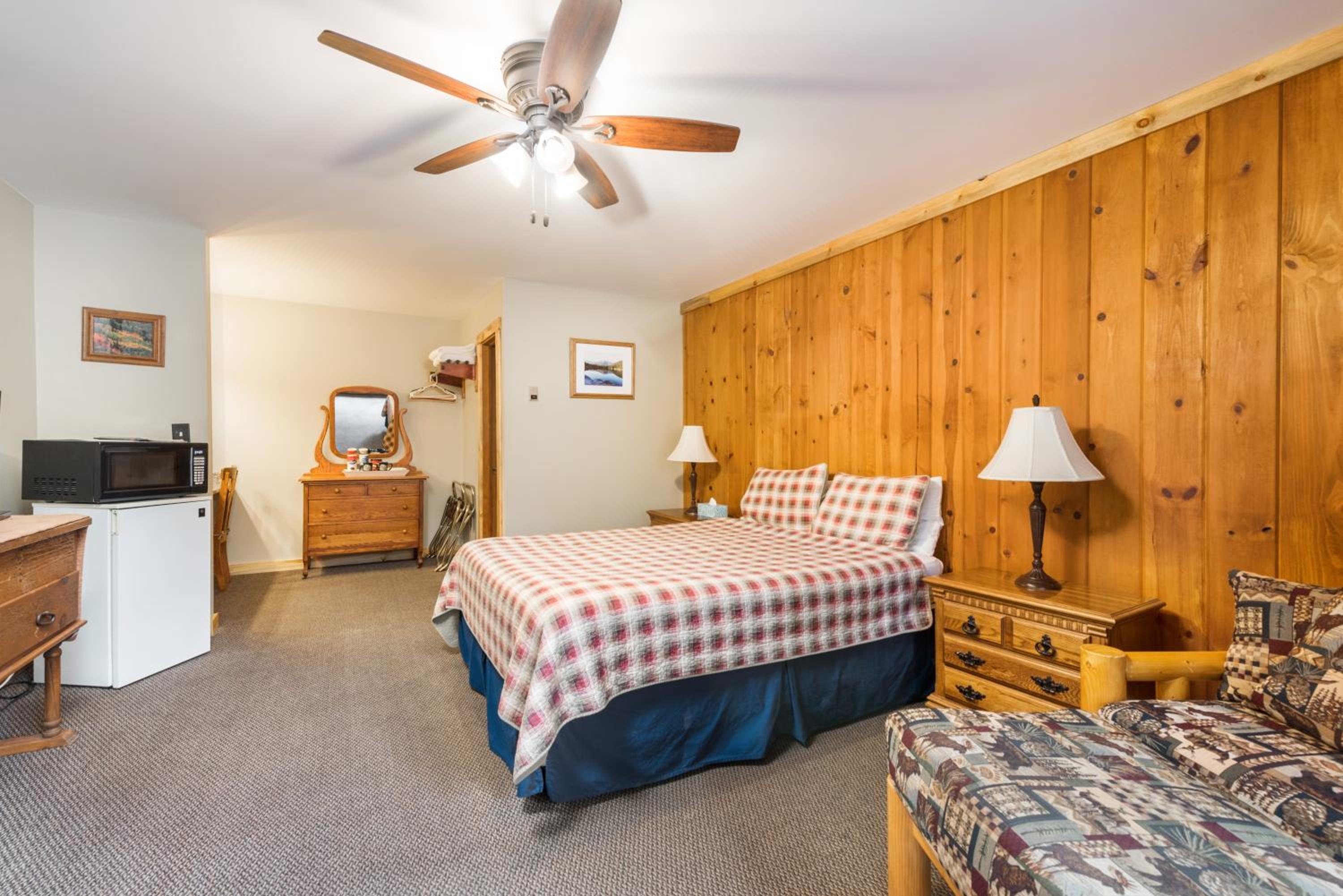 4 Seasons Inn on Fall River - Property Image 85