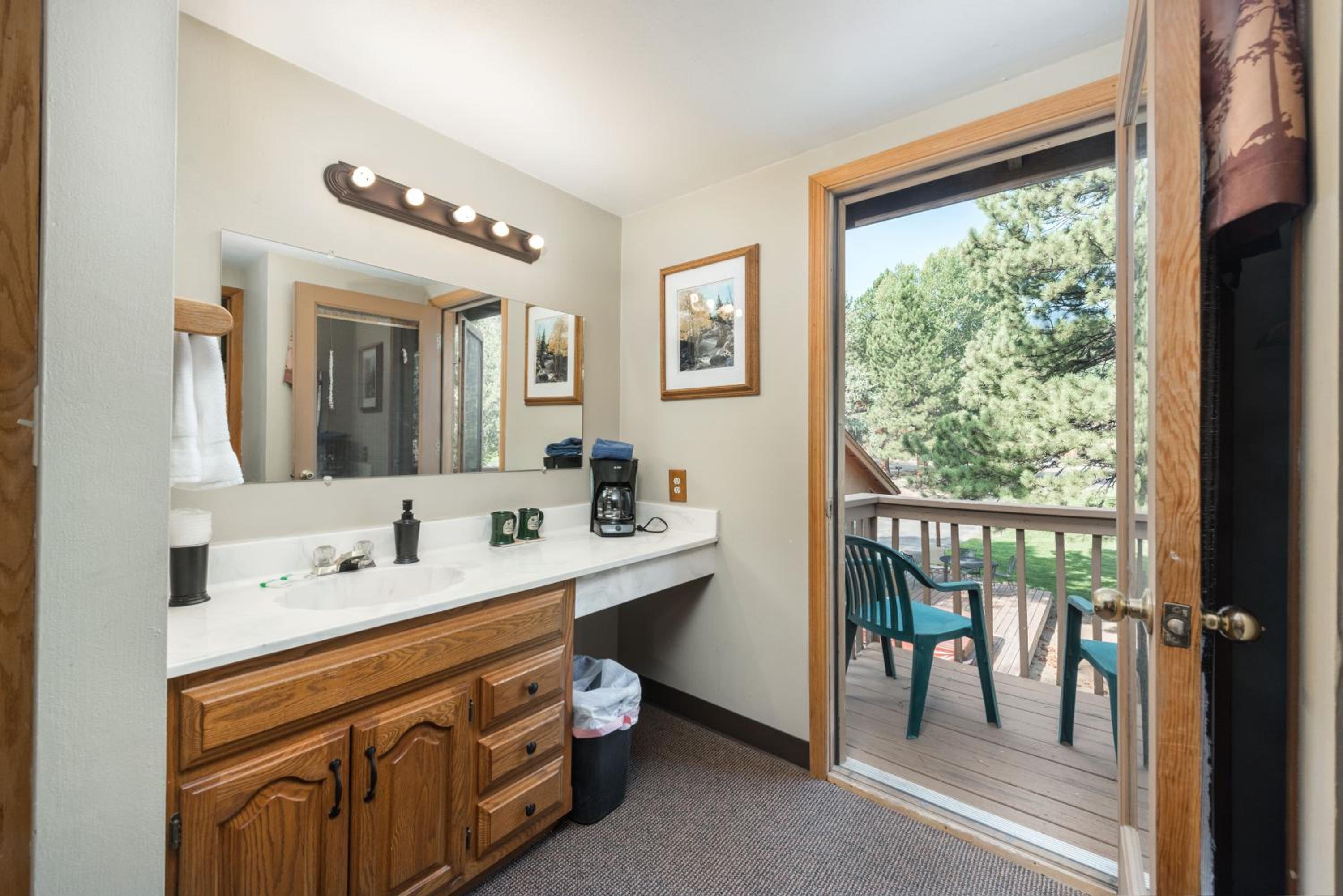 4 Seasons Inn on Fall River - Property Image 34