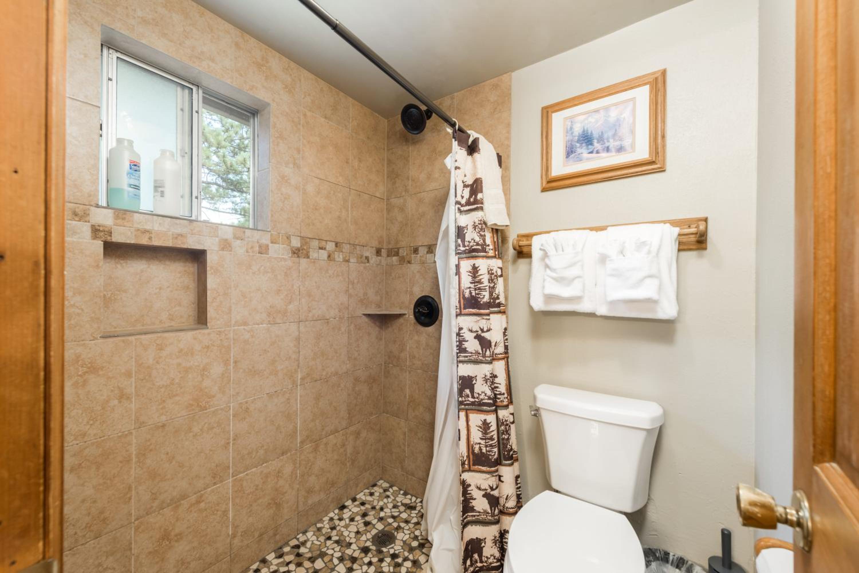 4 Seasons Inn on Fall River - Property Image 36
