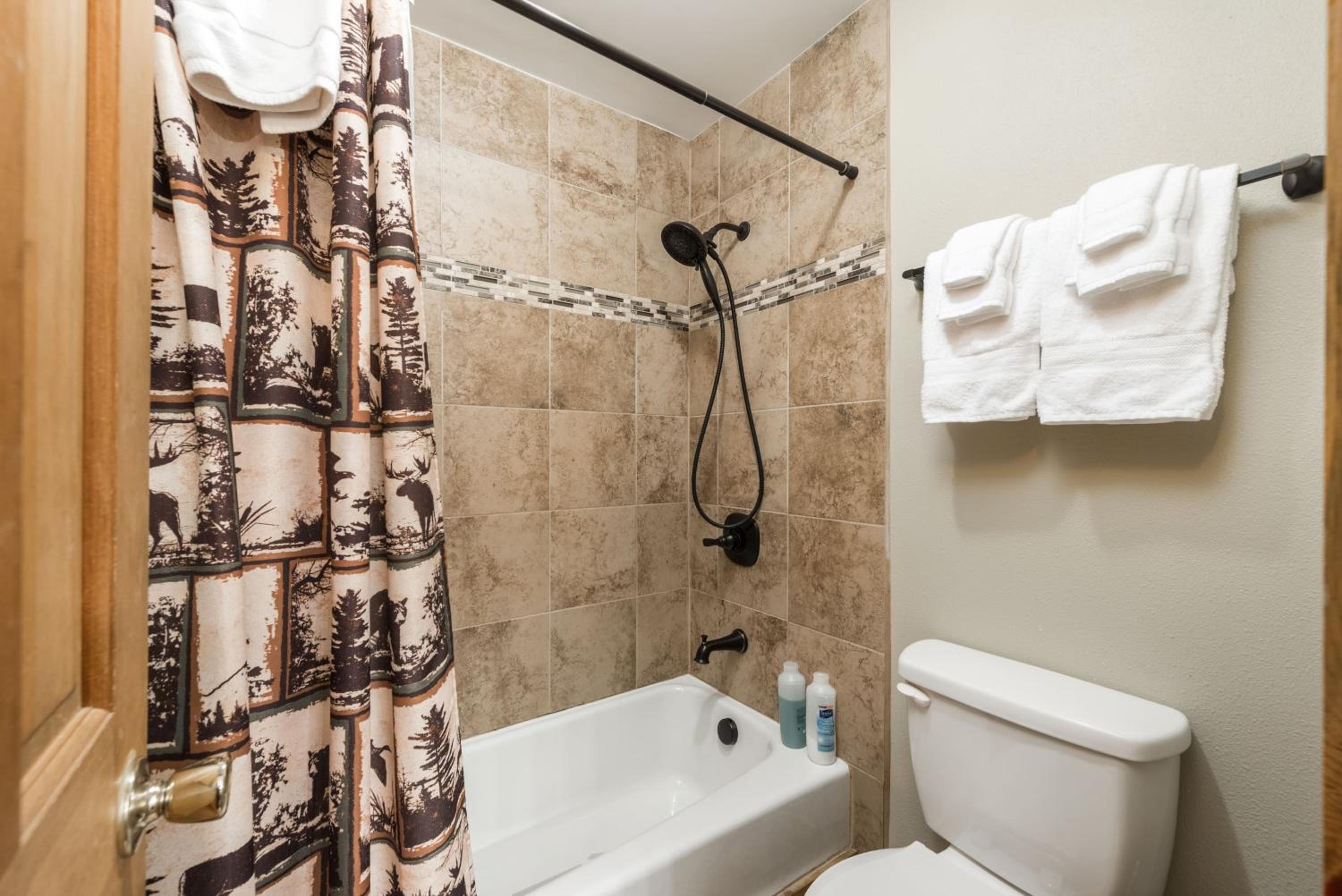 4 Seasons Inn on Fall River - Property Image 103