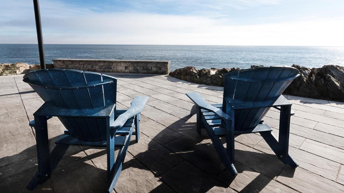 Otter Grotto 1 bed suite - Oceanfront Relaxation