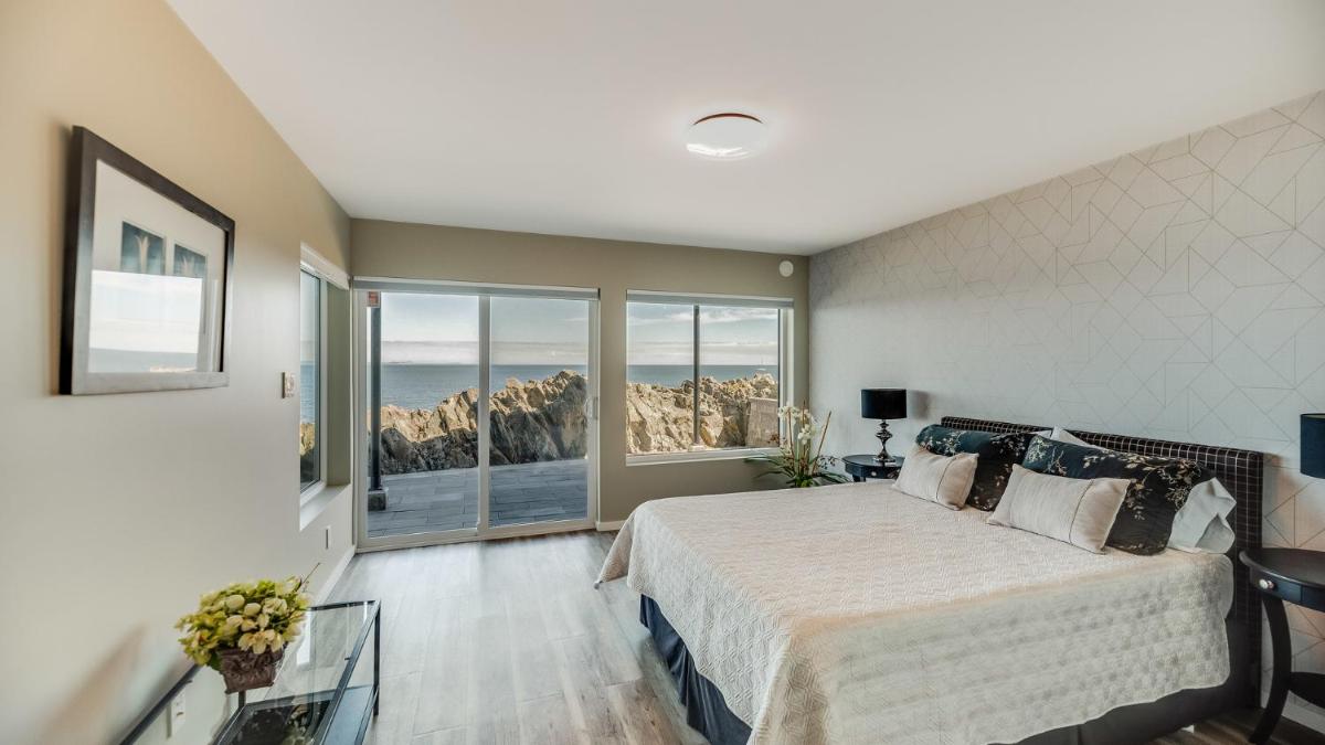 Otter Grotto 1 bed suite - Oceanfront Relaxation