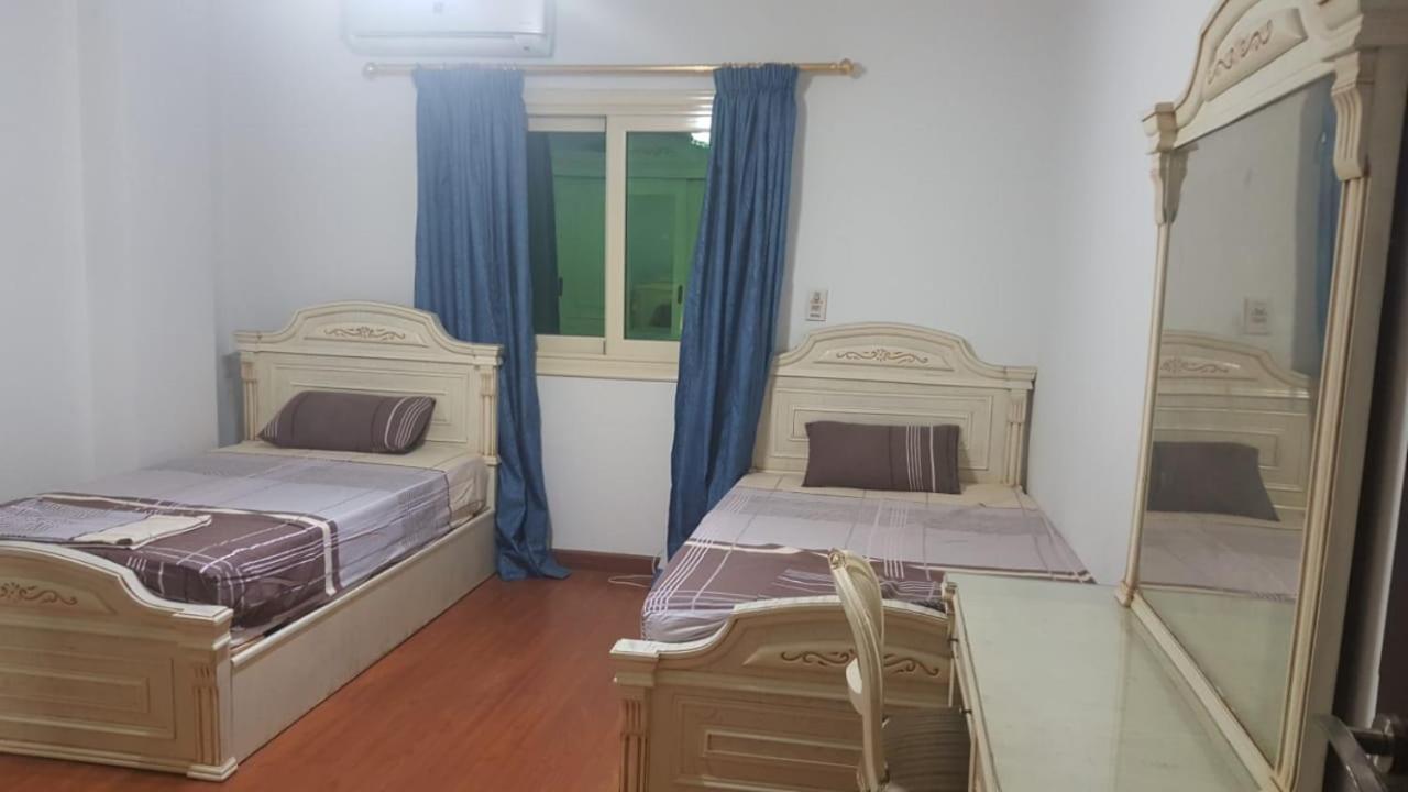 HOLIDAY VILLA 1