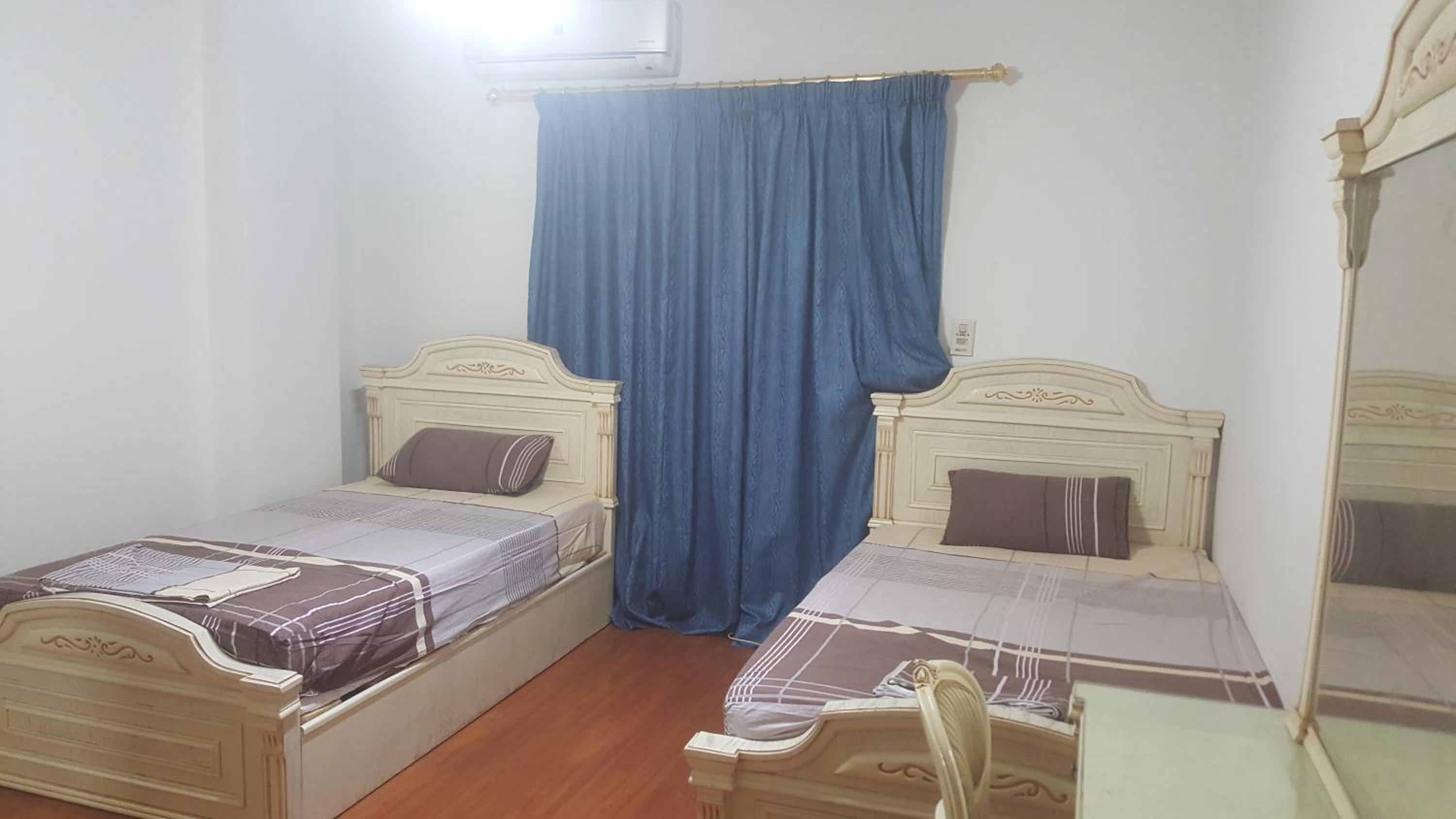 HOLIDAY VILLA 1