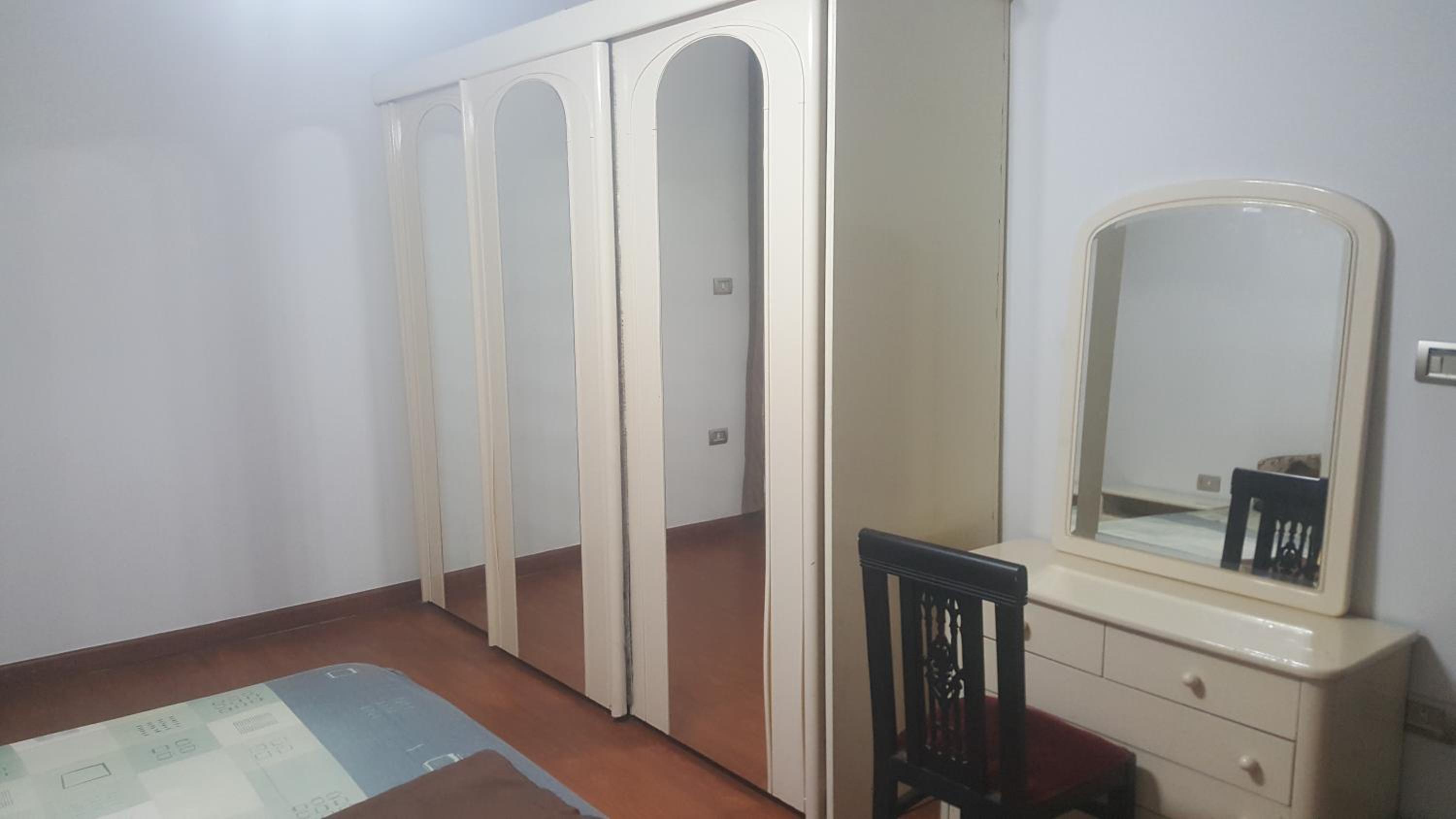 HOLIDAY VILLA 1
