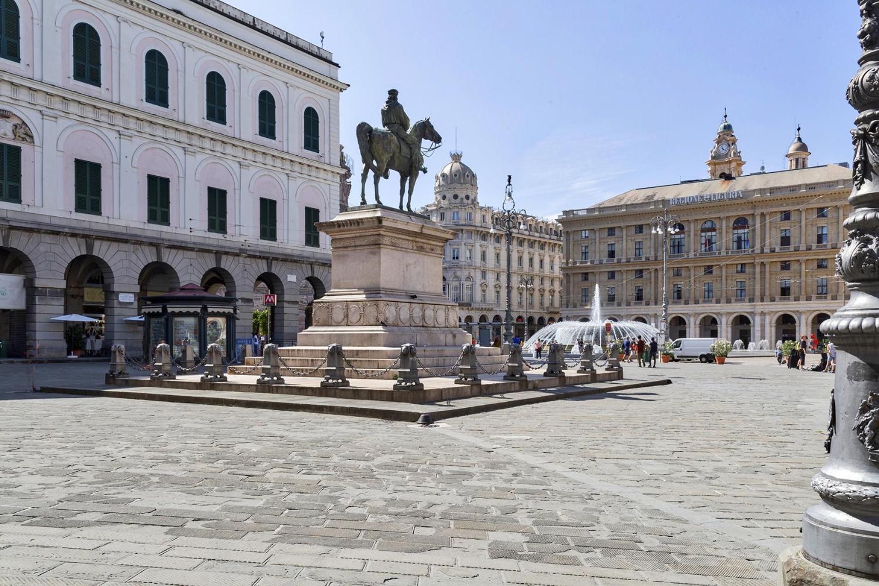 Via Roma Luxury Apartment by Wonderful Italy view 4