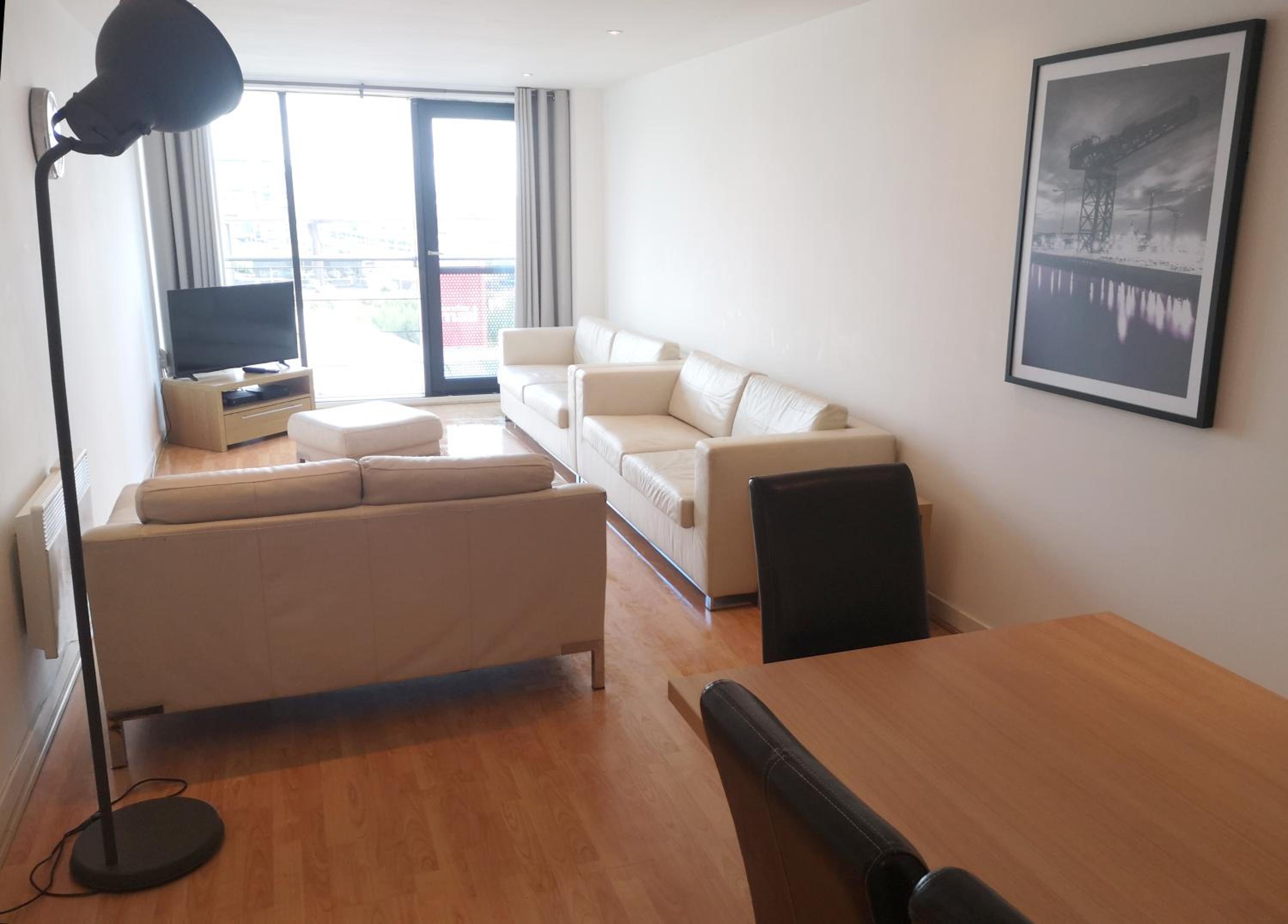 Glasgow Central Riverview Luxury Apartment (Sleeps upto 8) view 2