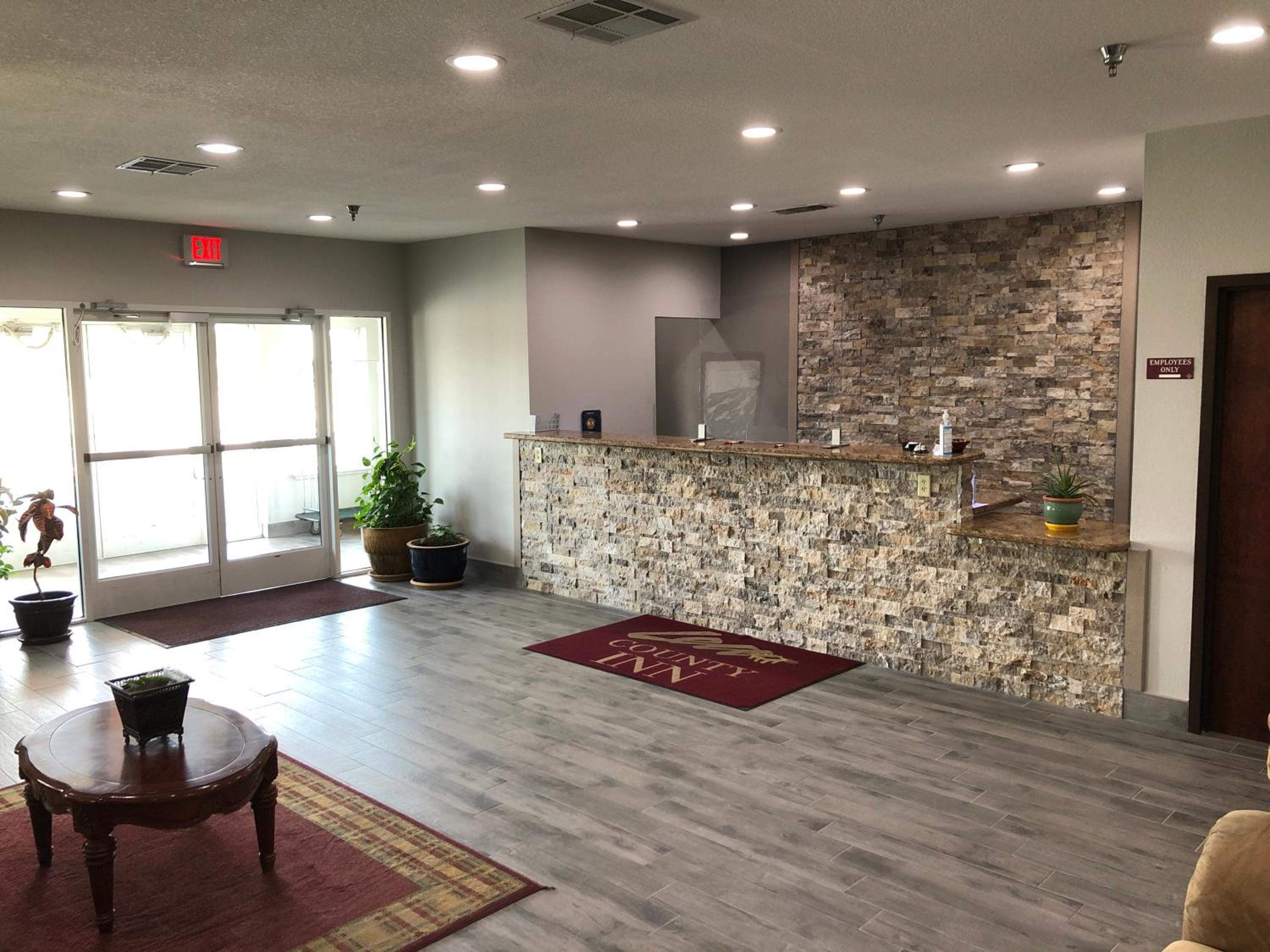 Hobbs Vacations - Lea County Inn - Property Image 7