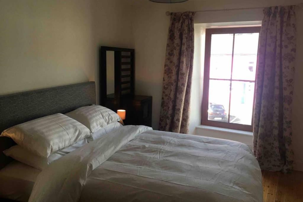 Apartment 4, Clifden Bay Apartments view 5