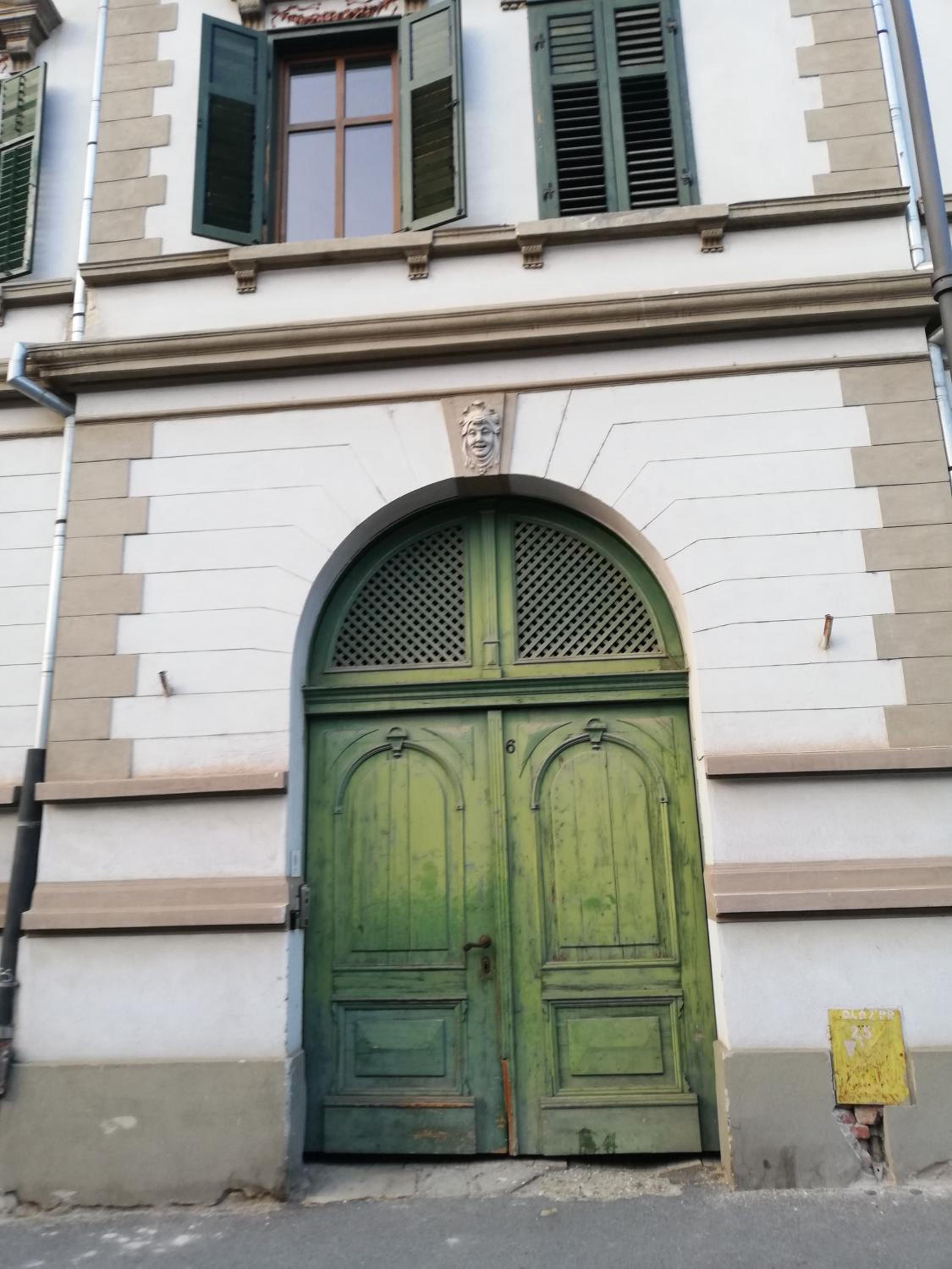 Photo 32