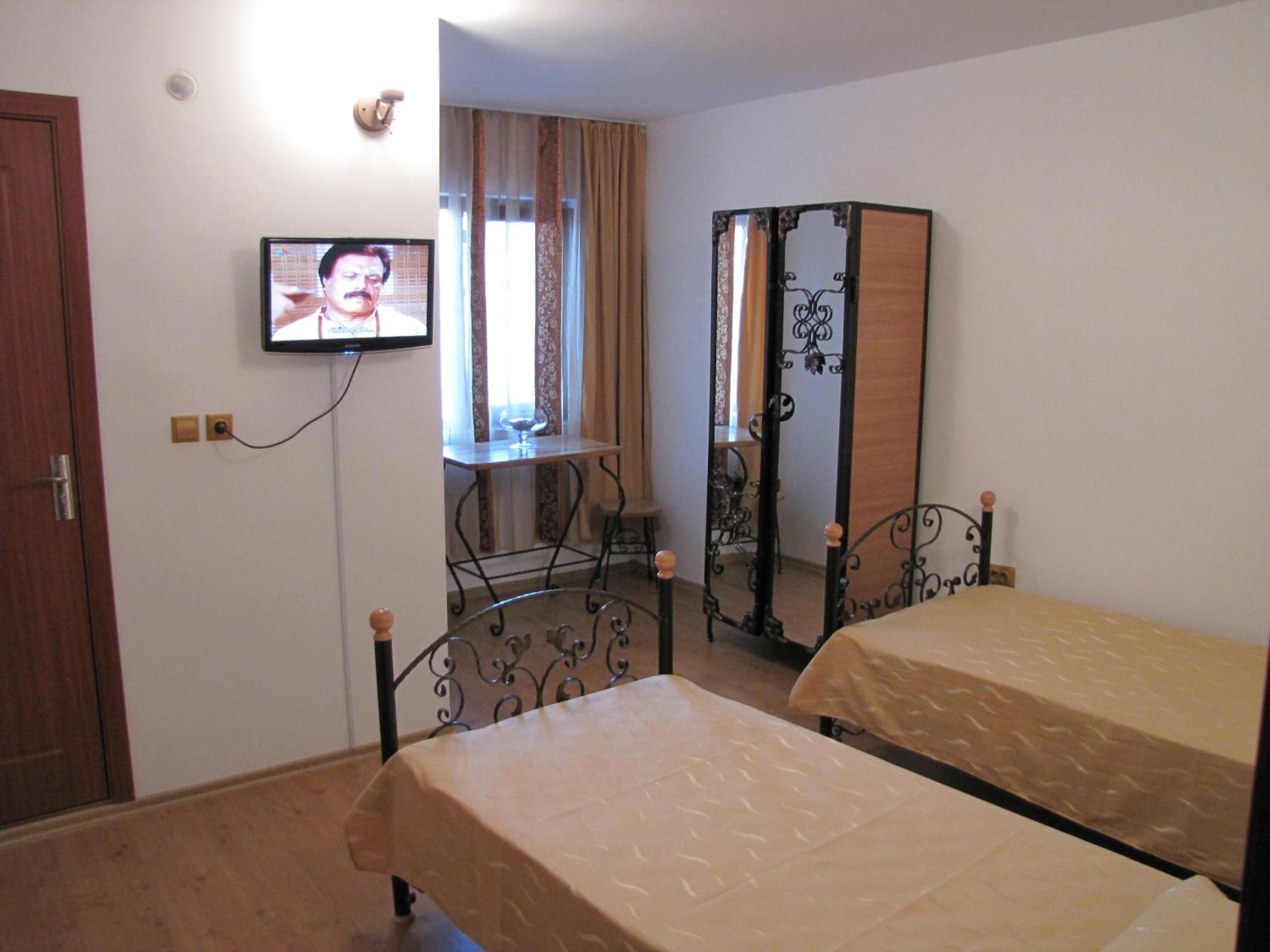 Photo 9