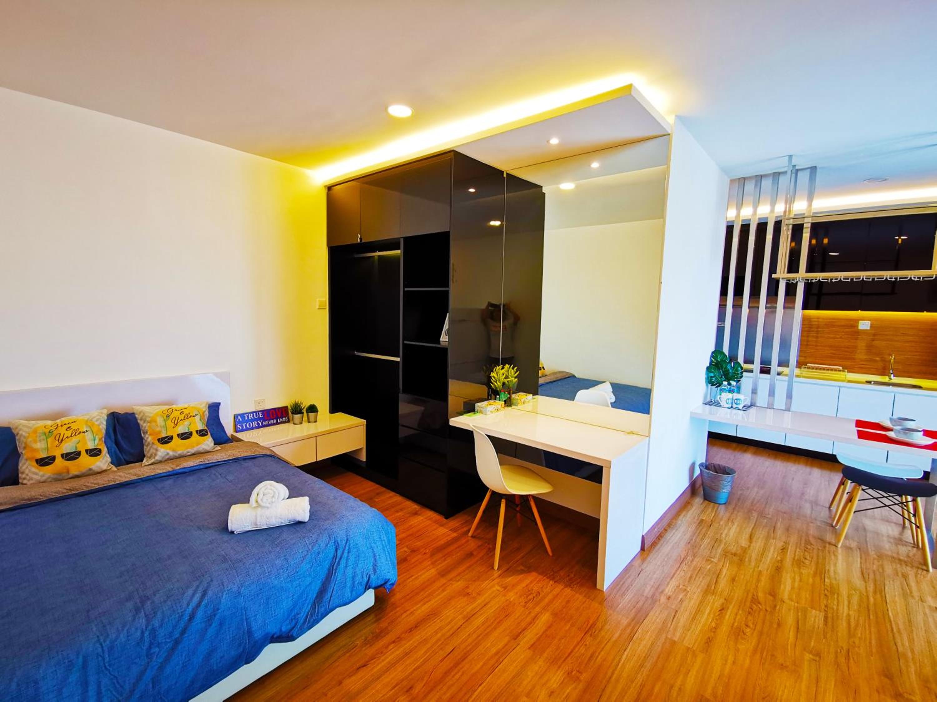 Simfoni Level 39 Superior Designer Studio with 100mbps WiFi & Netflix photo 1